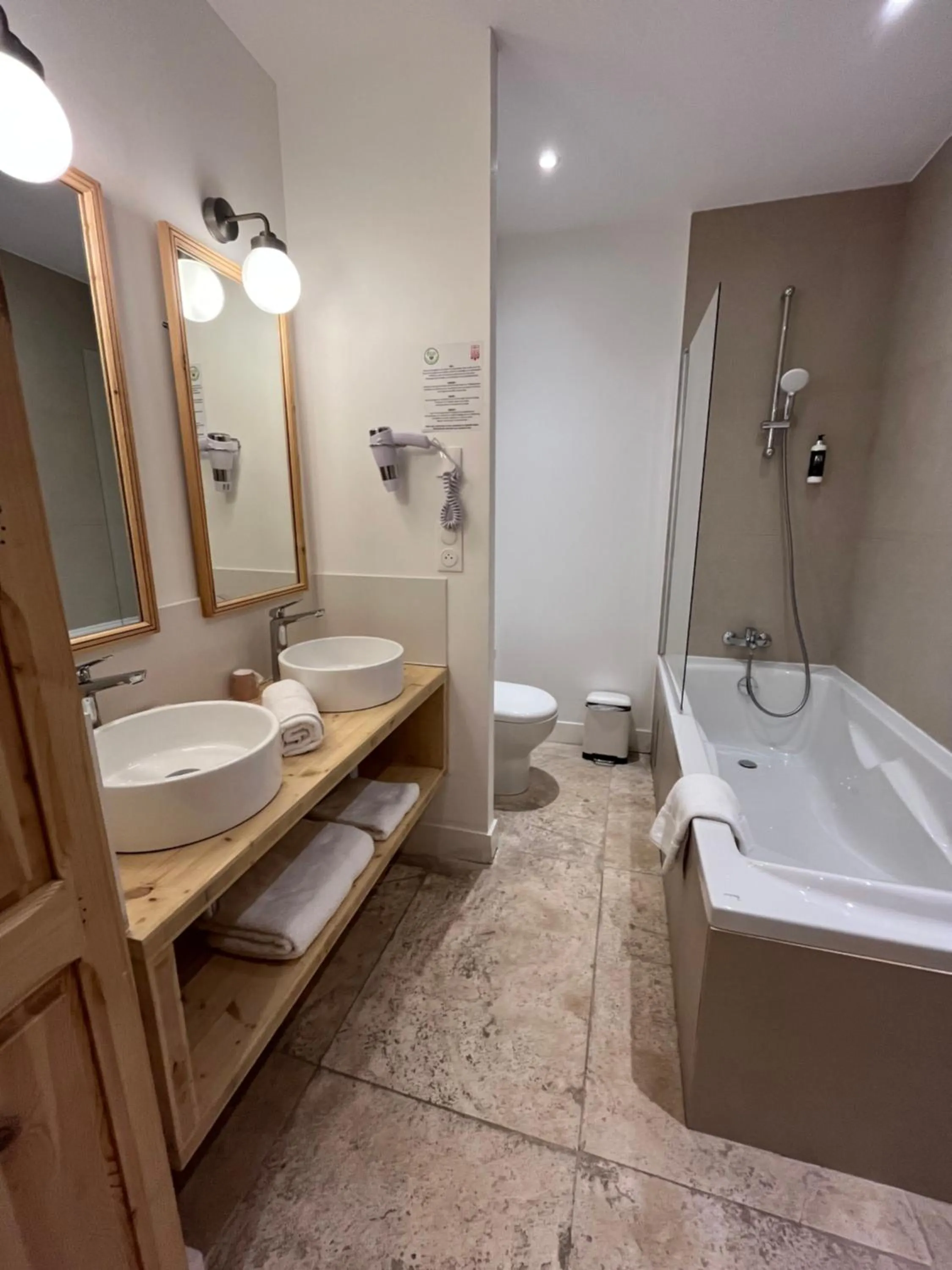 Bathroom in Moulin de la Roque