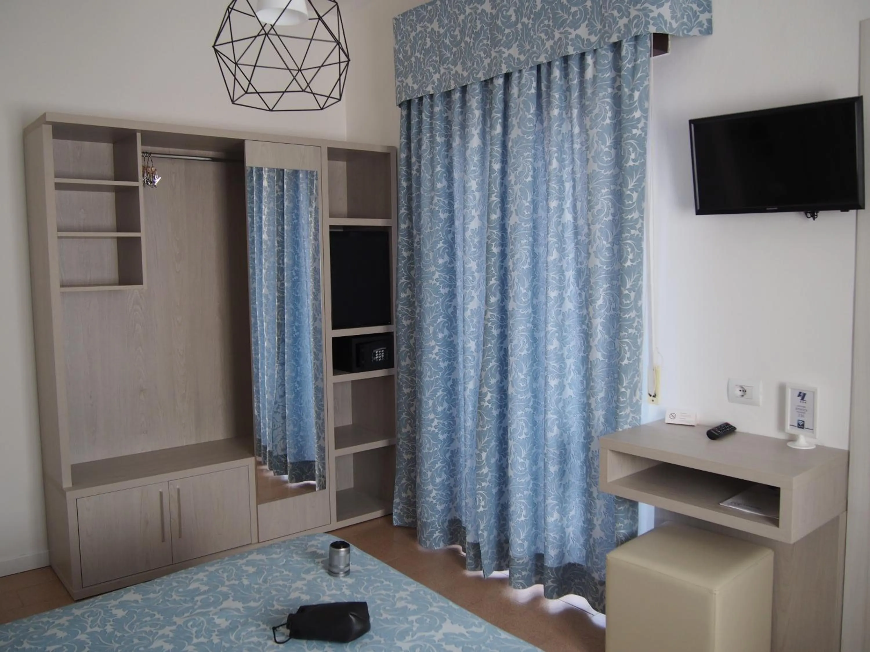 Bedroom, Bed in Hotel Lucerna