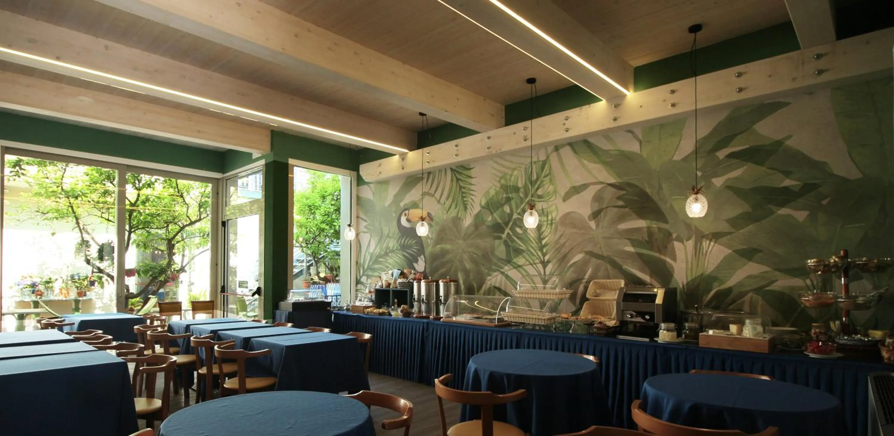 Restaurant/places to eat in Hotel Lucerna