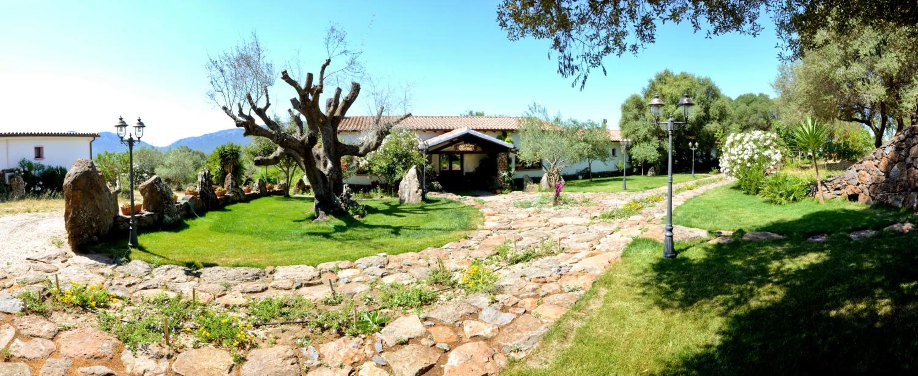 Garden in Country House S'Ozzastru