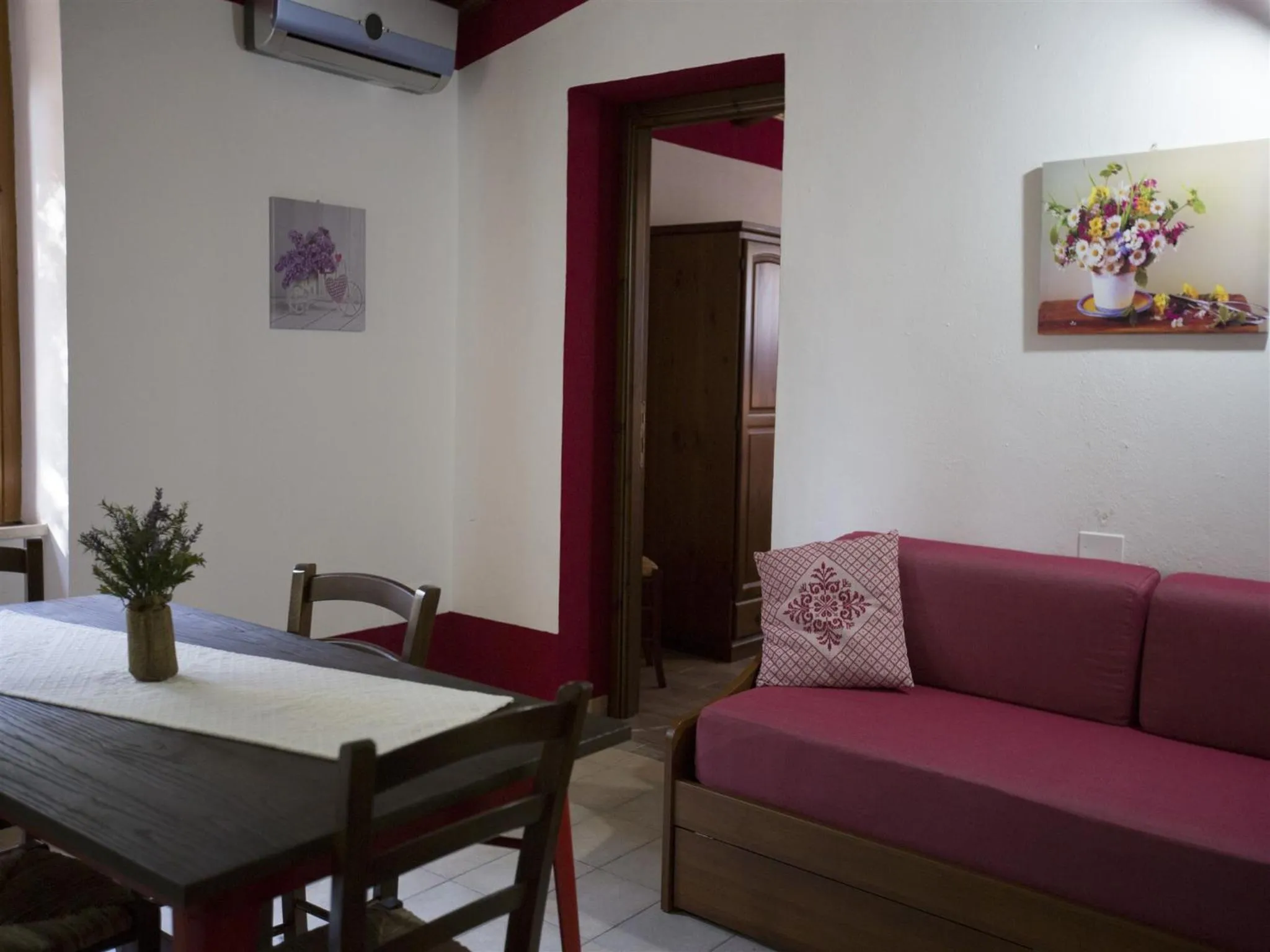 Kitchen or kitchenette in Country House S'Ozzastru