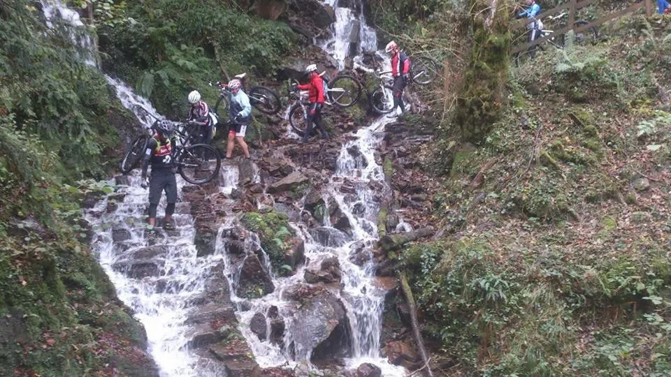 Cycling in Mendi Alai