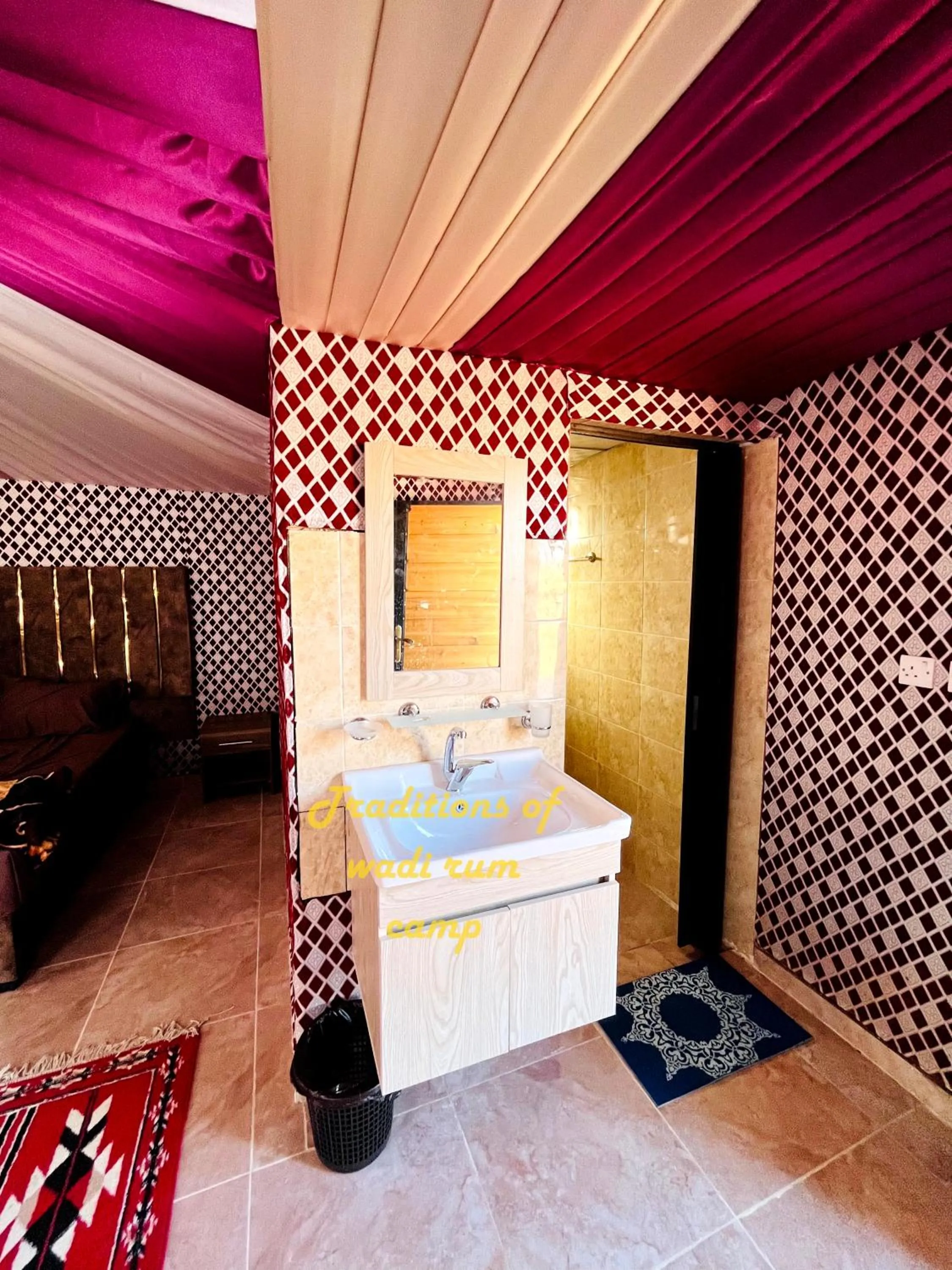 Traditions of Wadi Rum camp & jeep tour