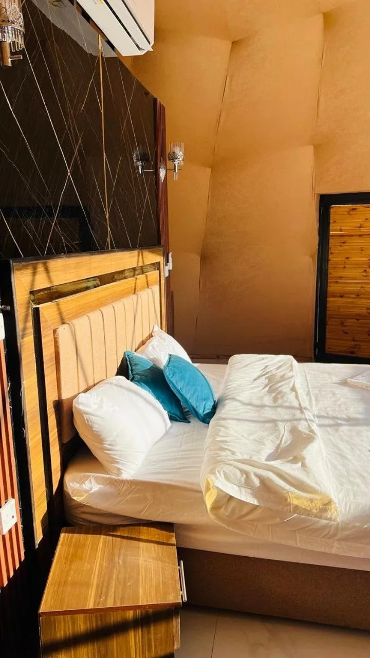 Traditions of Wadi Rum camp & jeep tour