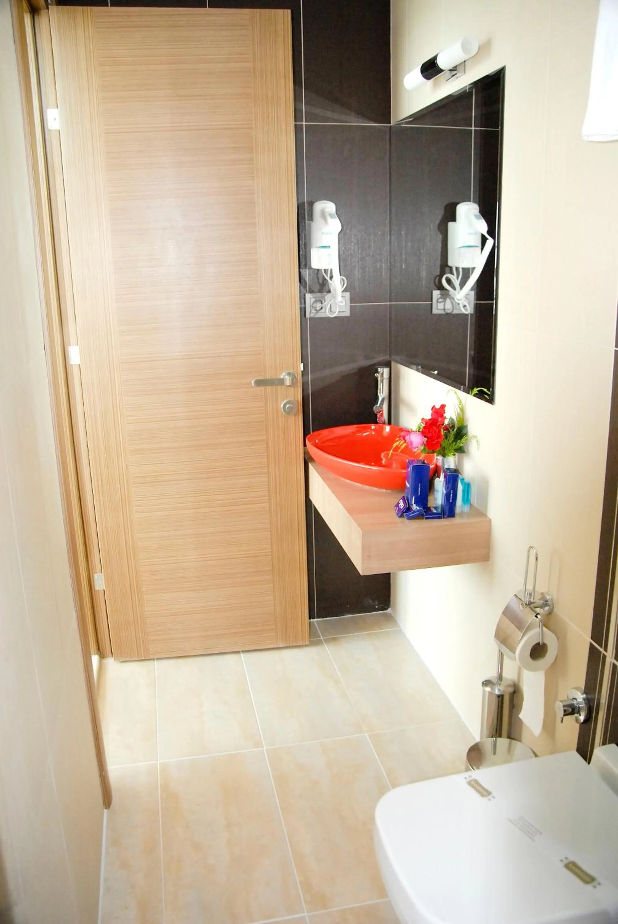 Bathroom in Lounge Hotel