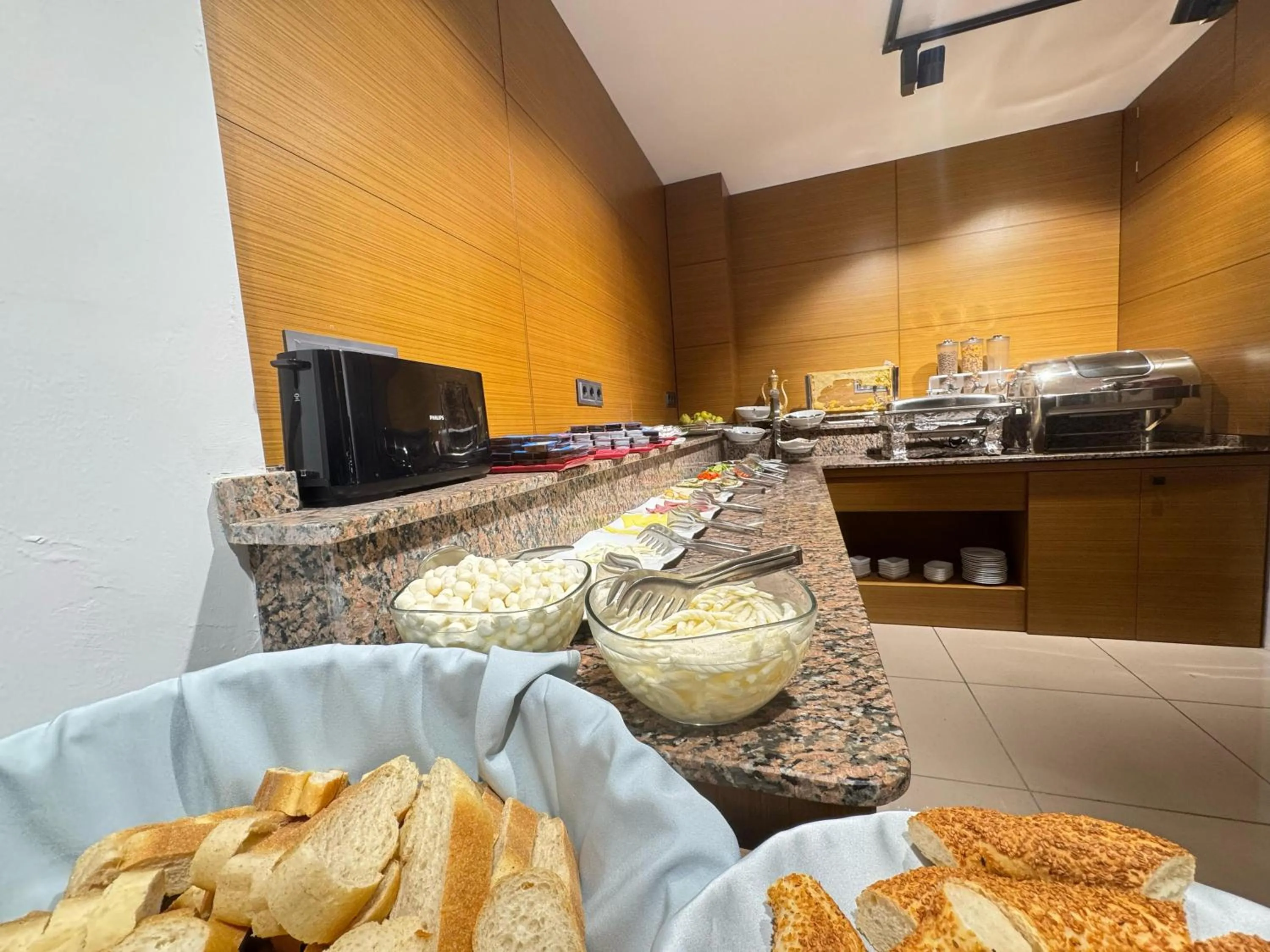 Food and drinks in Lounge Hotel