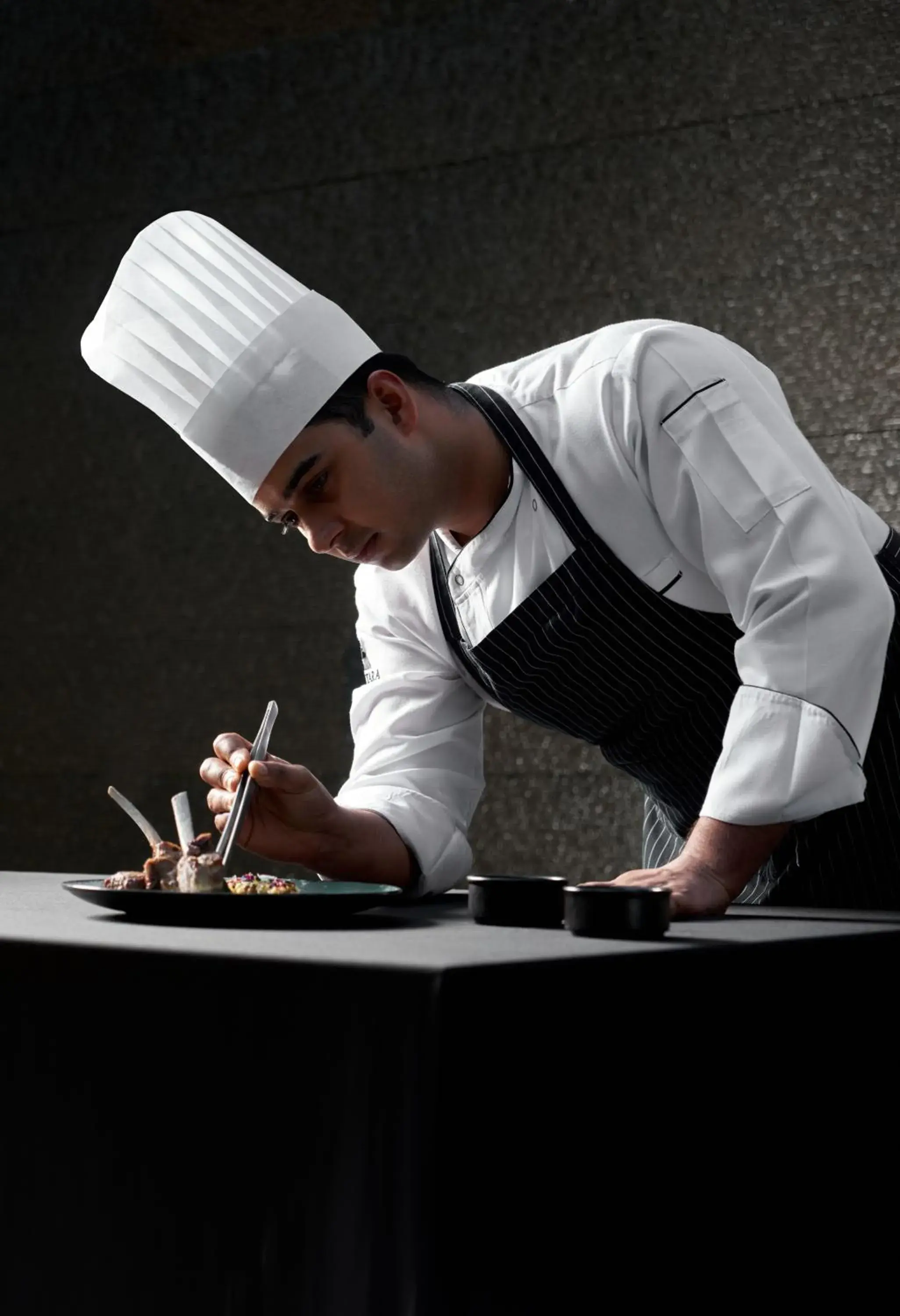 Restaurant/places to eat in Anantara Downtown Dubai Restaurant/places to eat in Anantara Downtown Dubai