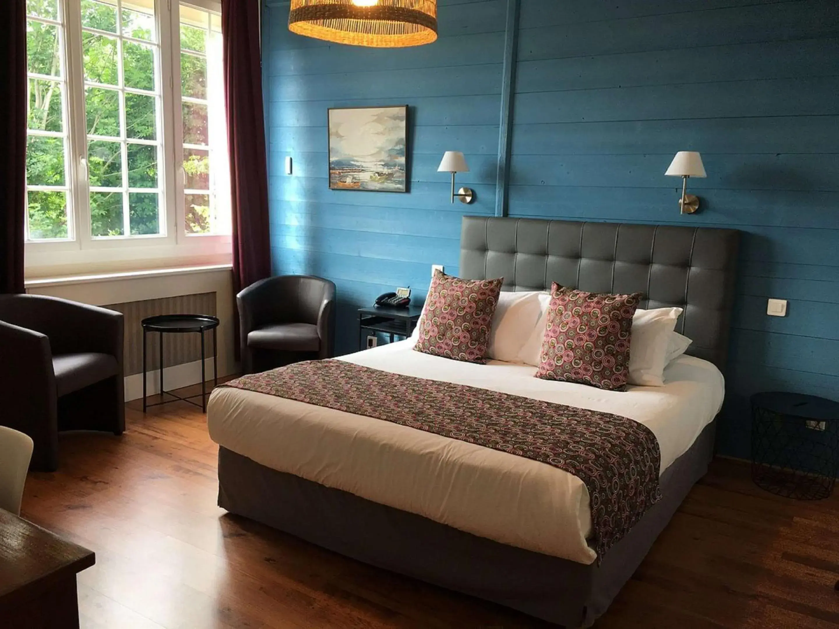 Bedroom, Bed in La Bonbonniere - Sure Hotel Collection by Best Western Bedroom, Bed in La Bonbonniere - Sure Hotel Collection by Best Western