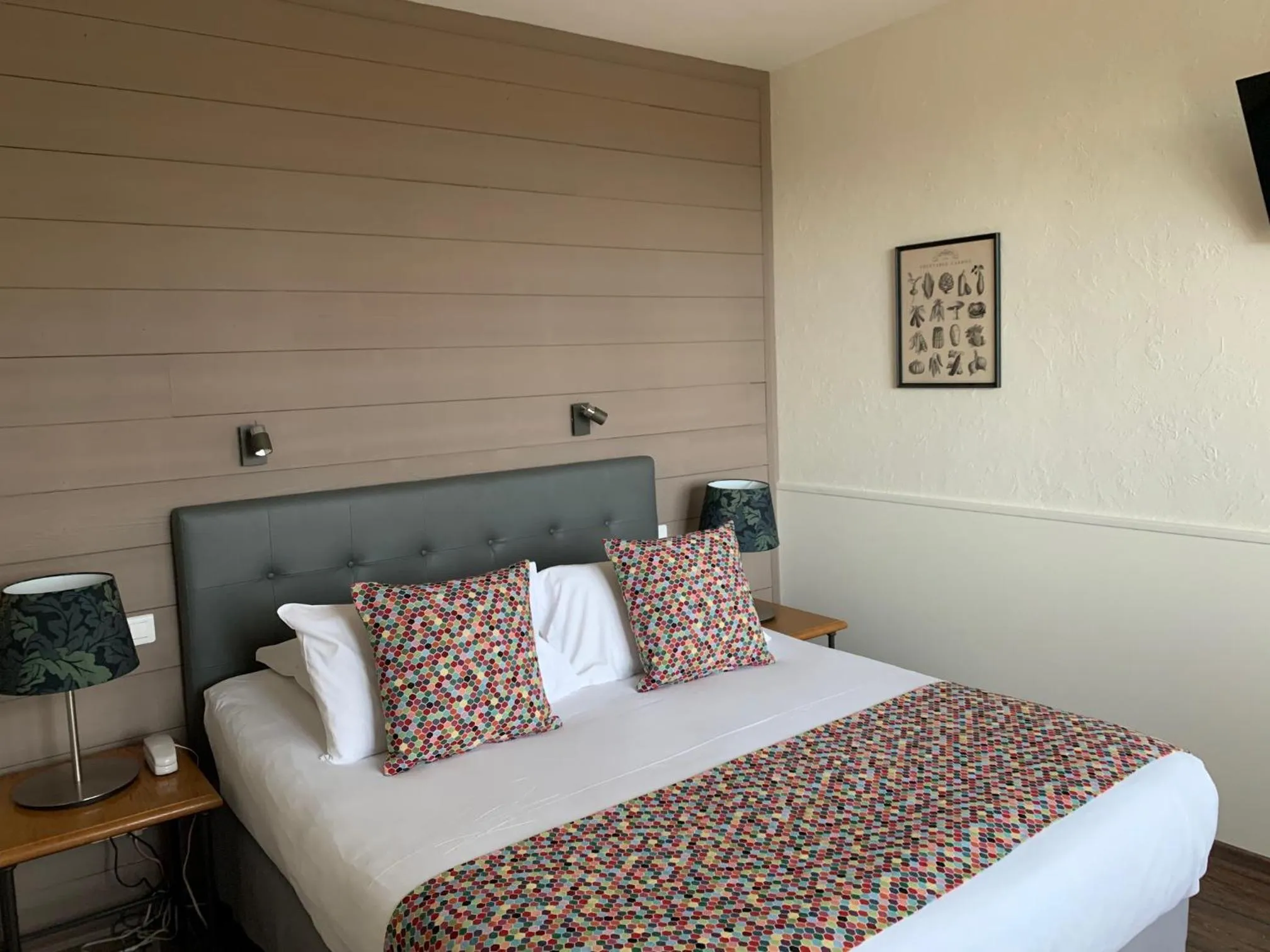 Bedroom, Bed in La Bonbonniere - Sure Hotel Collection by Best Western