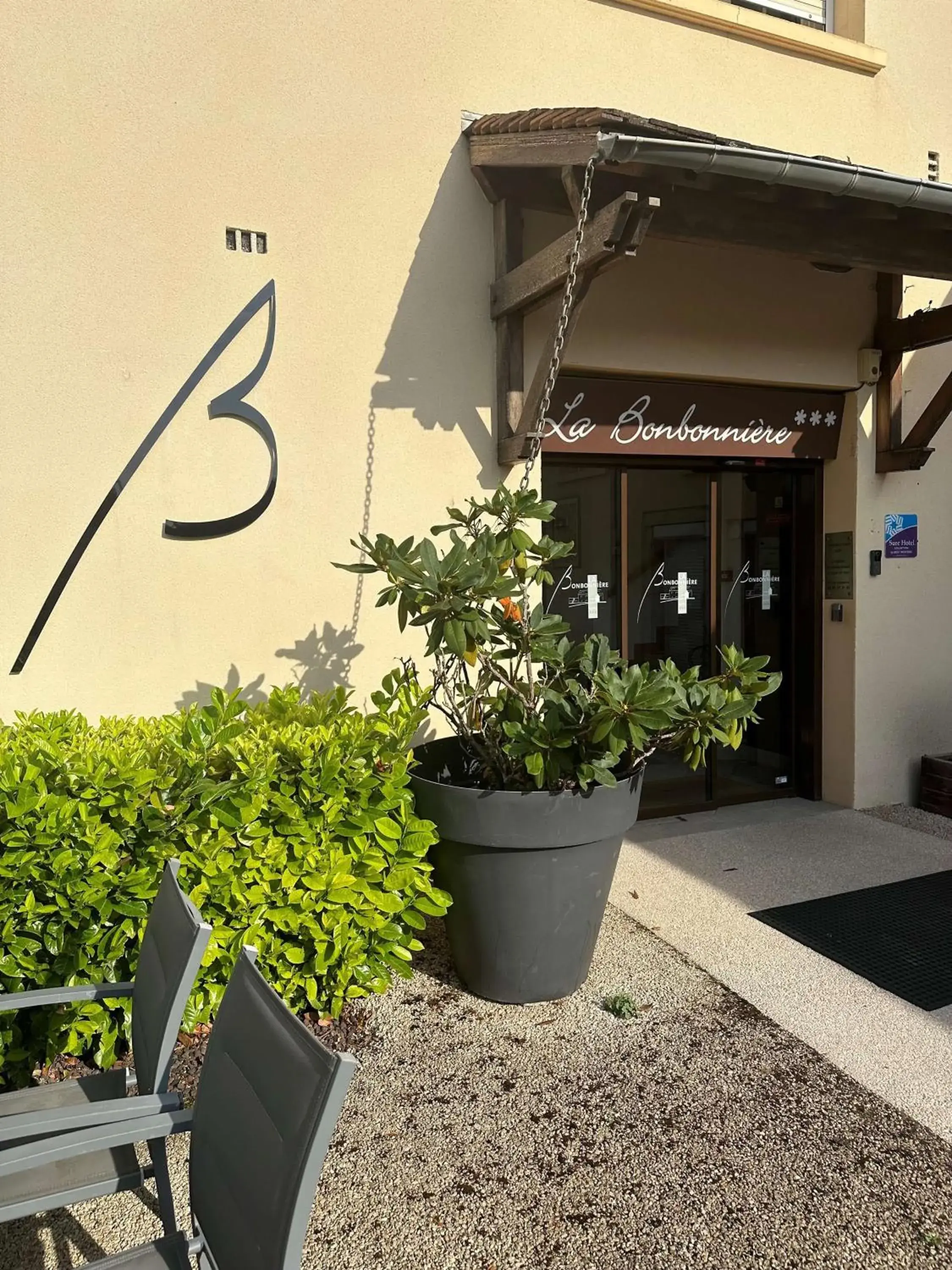 Property building in La Bonbonniere - Sure Hotel Collection by Best Western Property building in La Bonbonniere - Sure Hotel Collection by Best Western