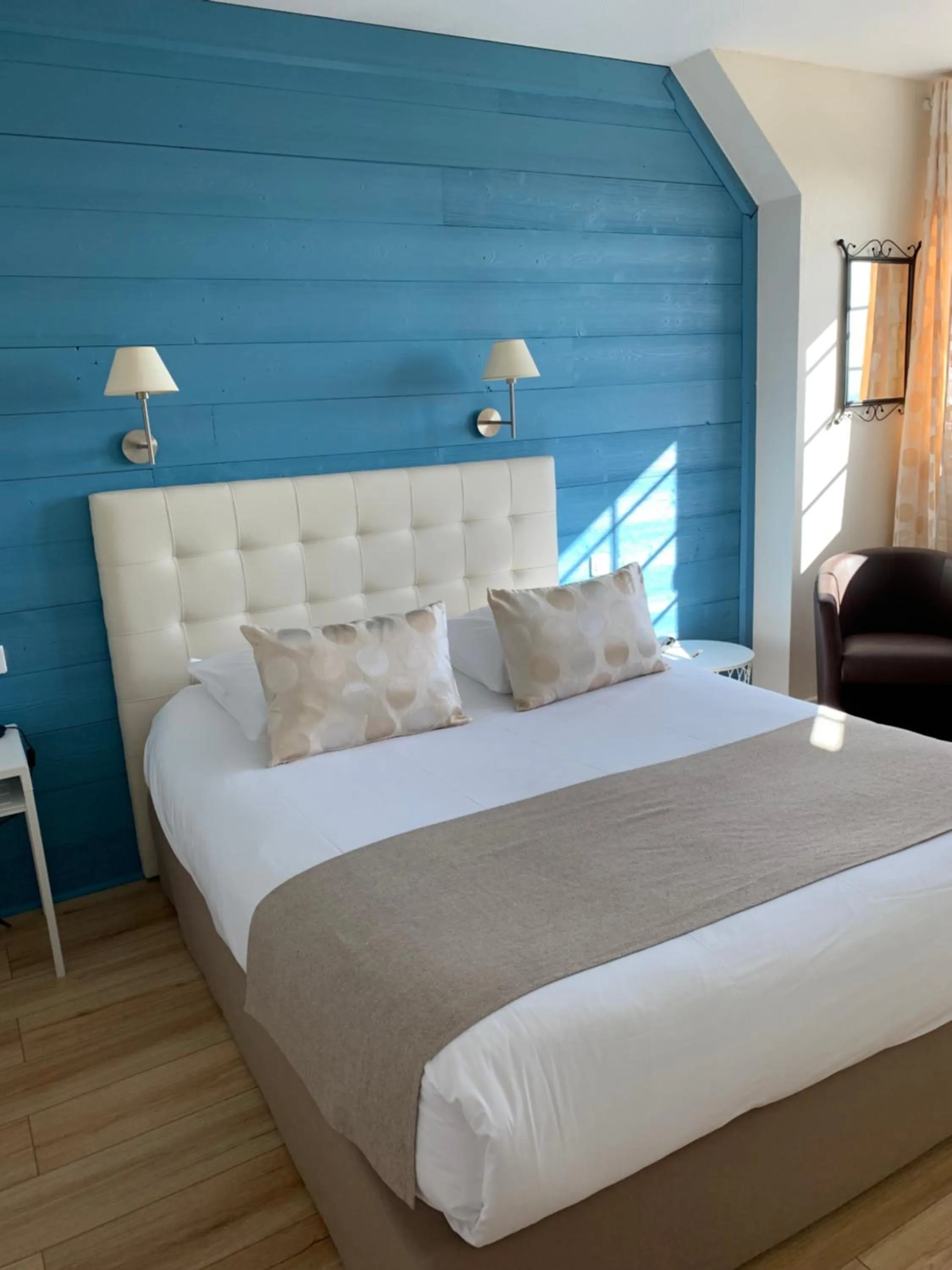 Bedroom, Bed in La Bonbonniere - Sure Hotel Collection by Best Western