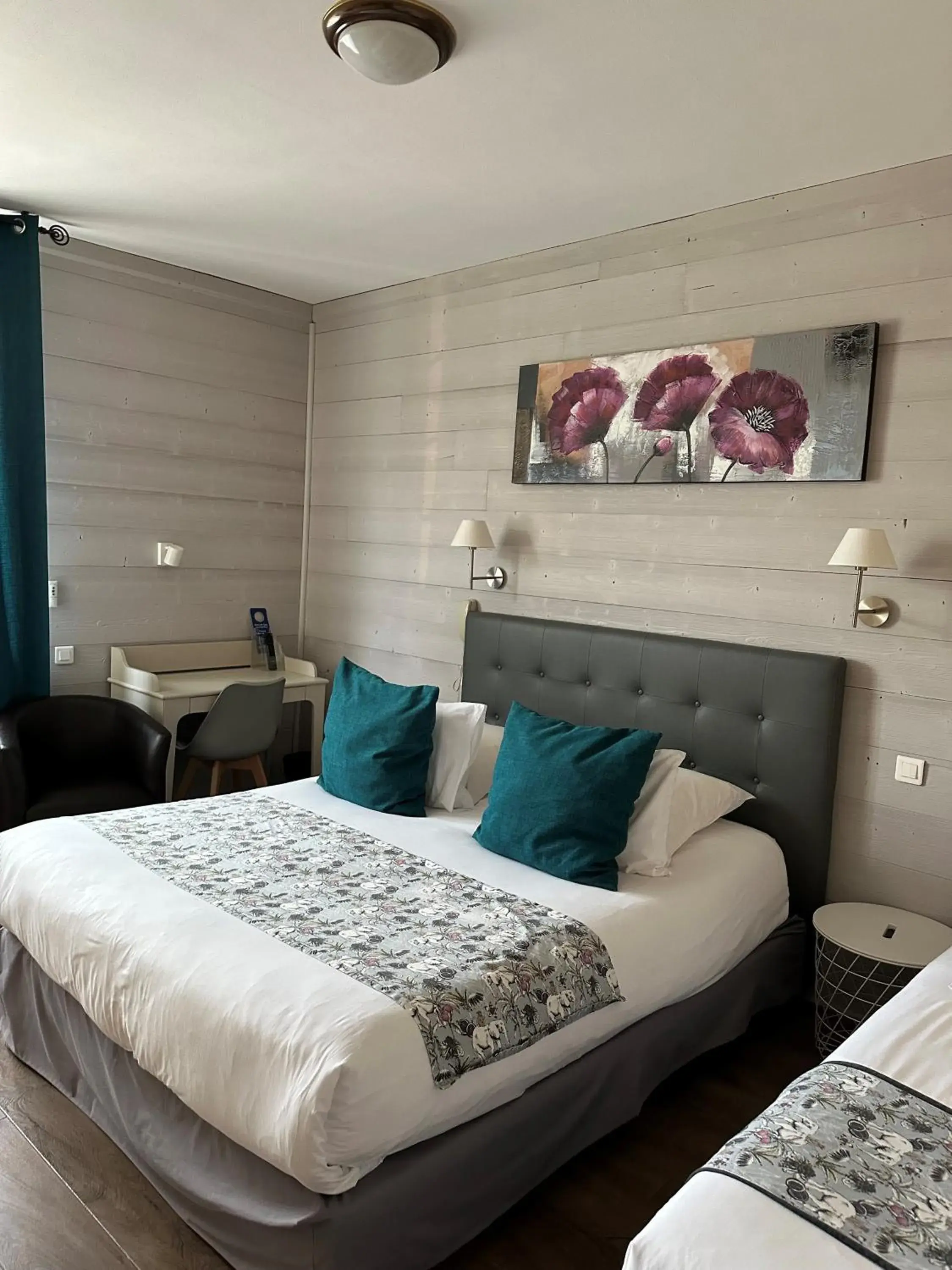 Family Room with One Double Bed and One Single Bed - Non-Smoking in La Bonbonniere - Sure Hotel Collection by Best Western Family Room with One Double Bed and One Single Bed - Non-Smoking in La Bonbonniere - Sure Hotel Collection by Best Western