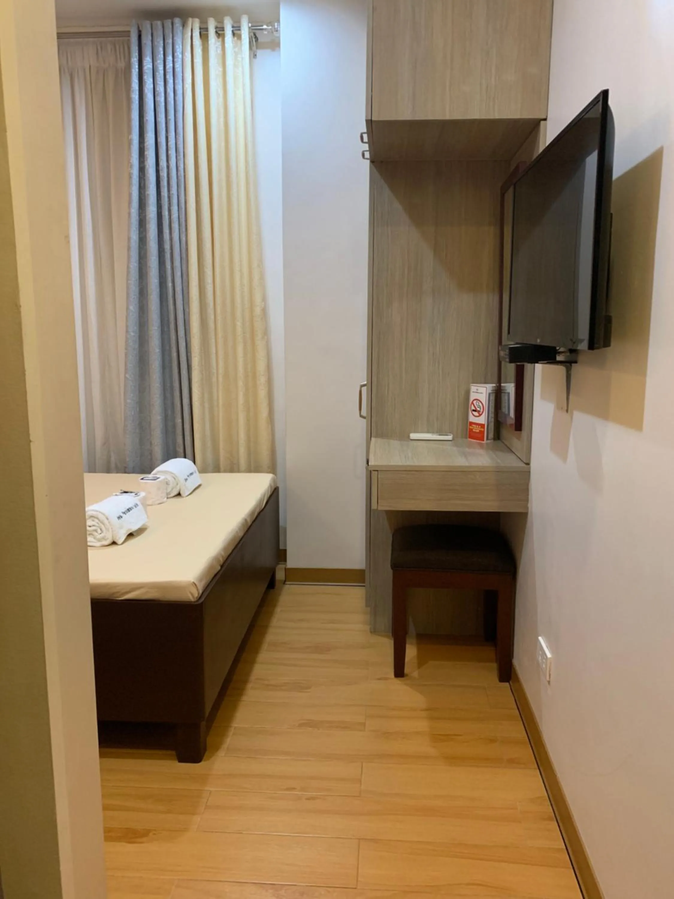 Bed in Davao Persimmon Suites