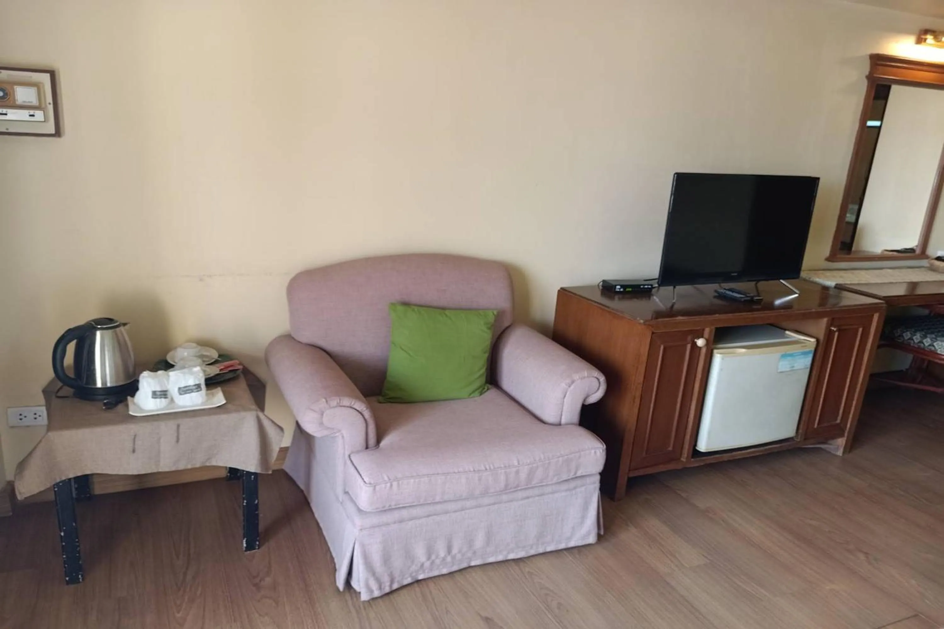 TV and multimedia in Pin Hotel