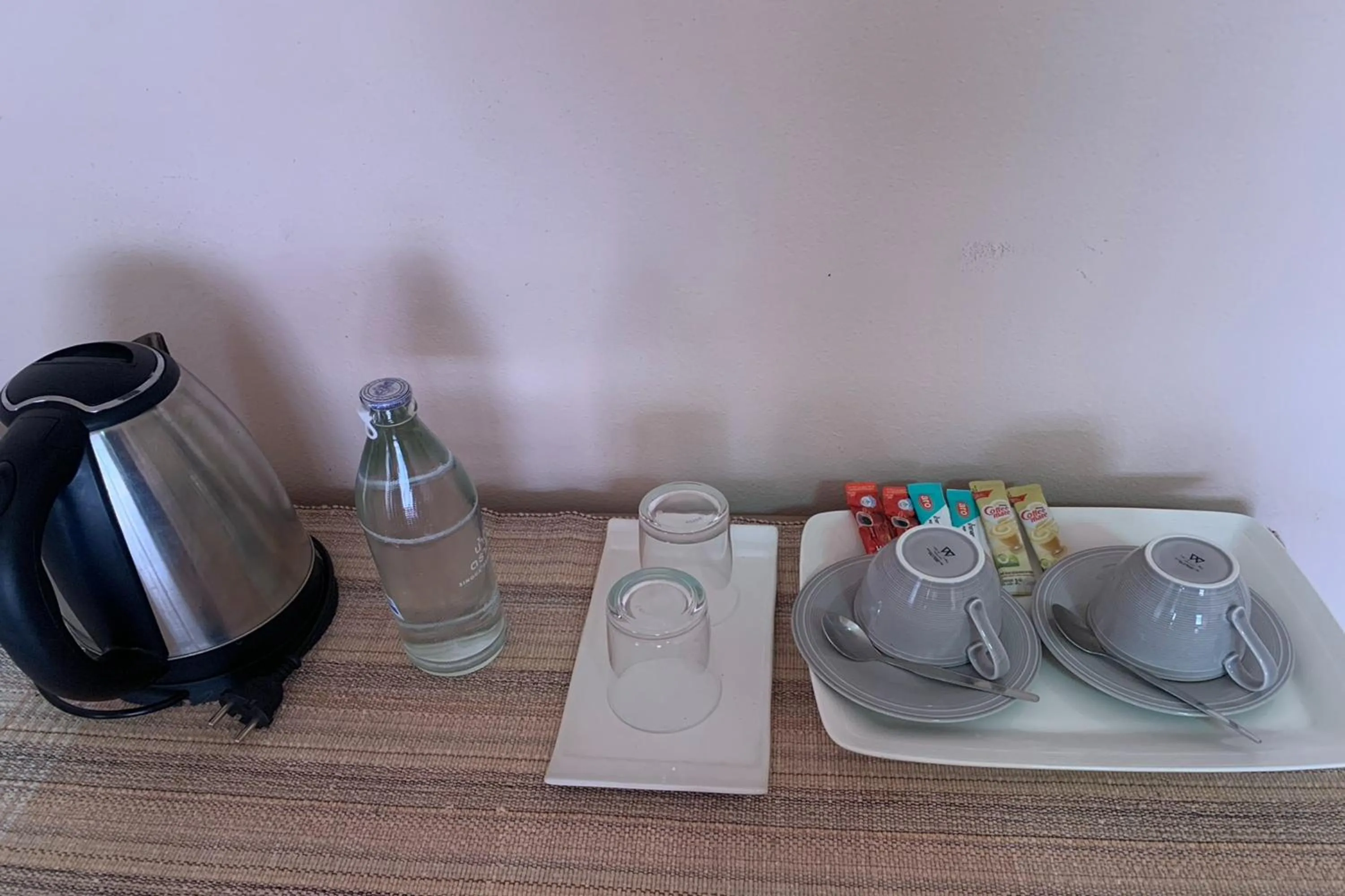 Coffee/tea facilities in Pin Hotel