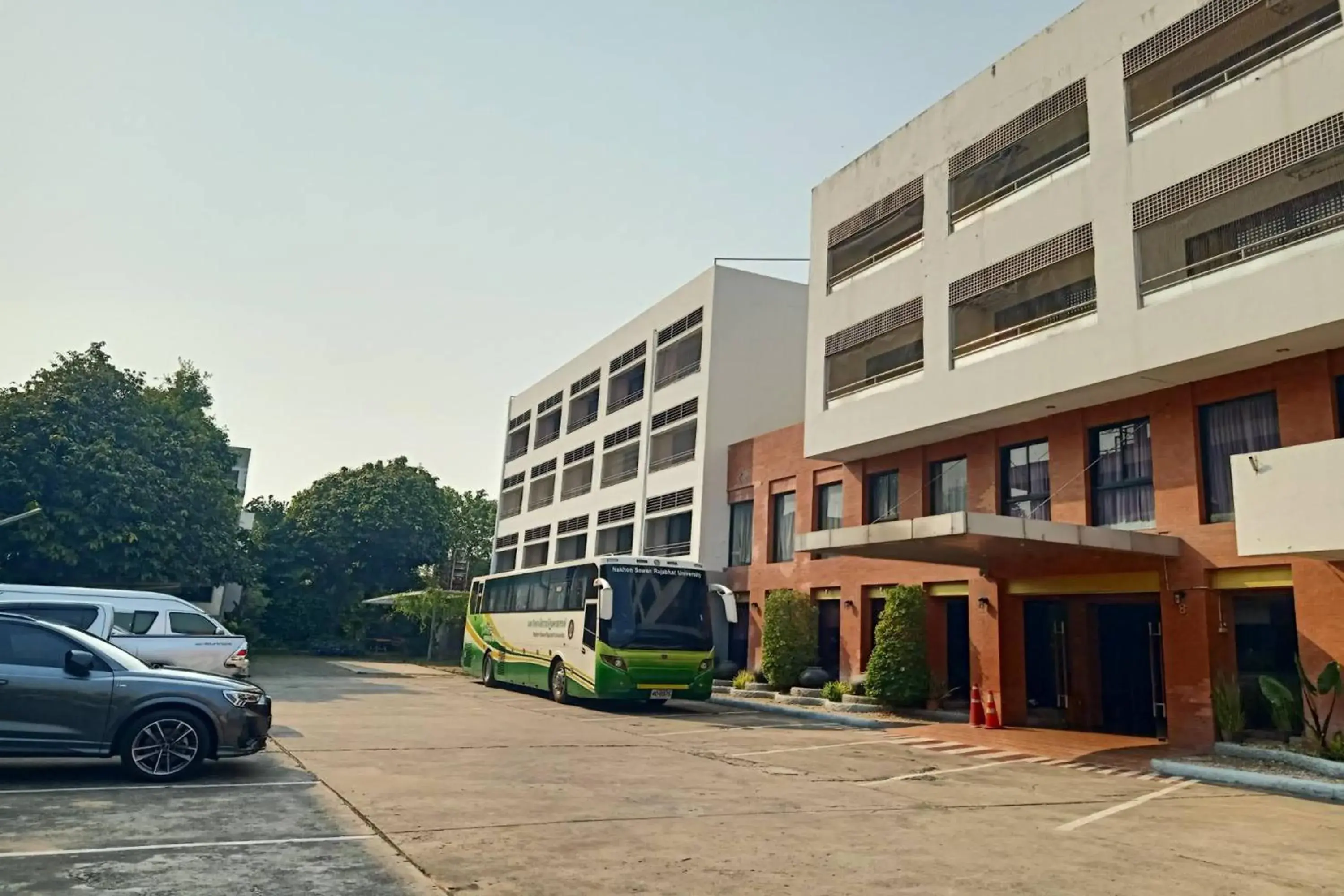 Property building in Pin Hotel Property building in Pin Hotel