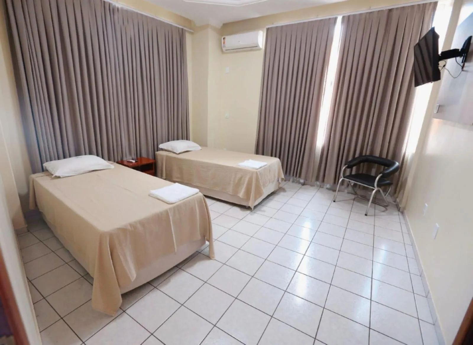 Bedroom, Bed in SERRA AZUL PLAZA HOTEL