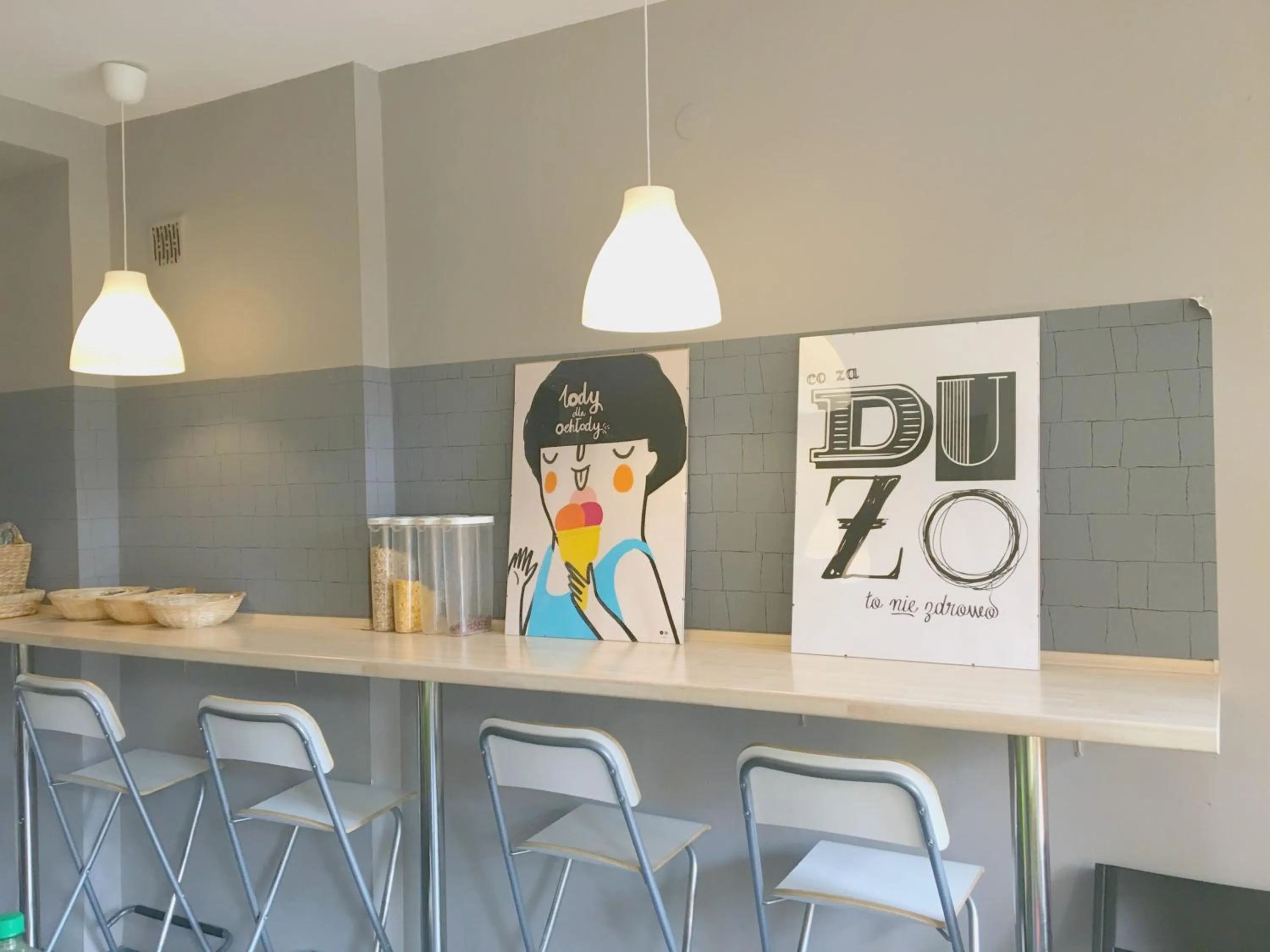 Restaurant/places to eat in Cloud Hostel