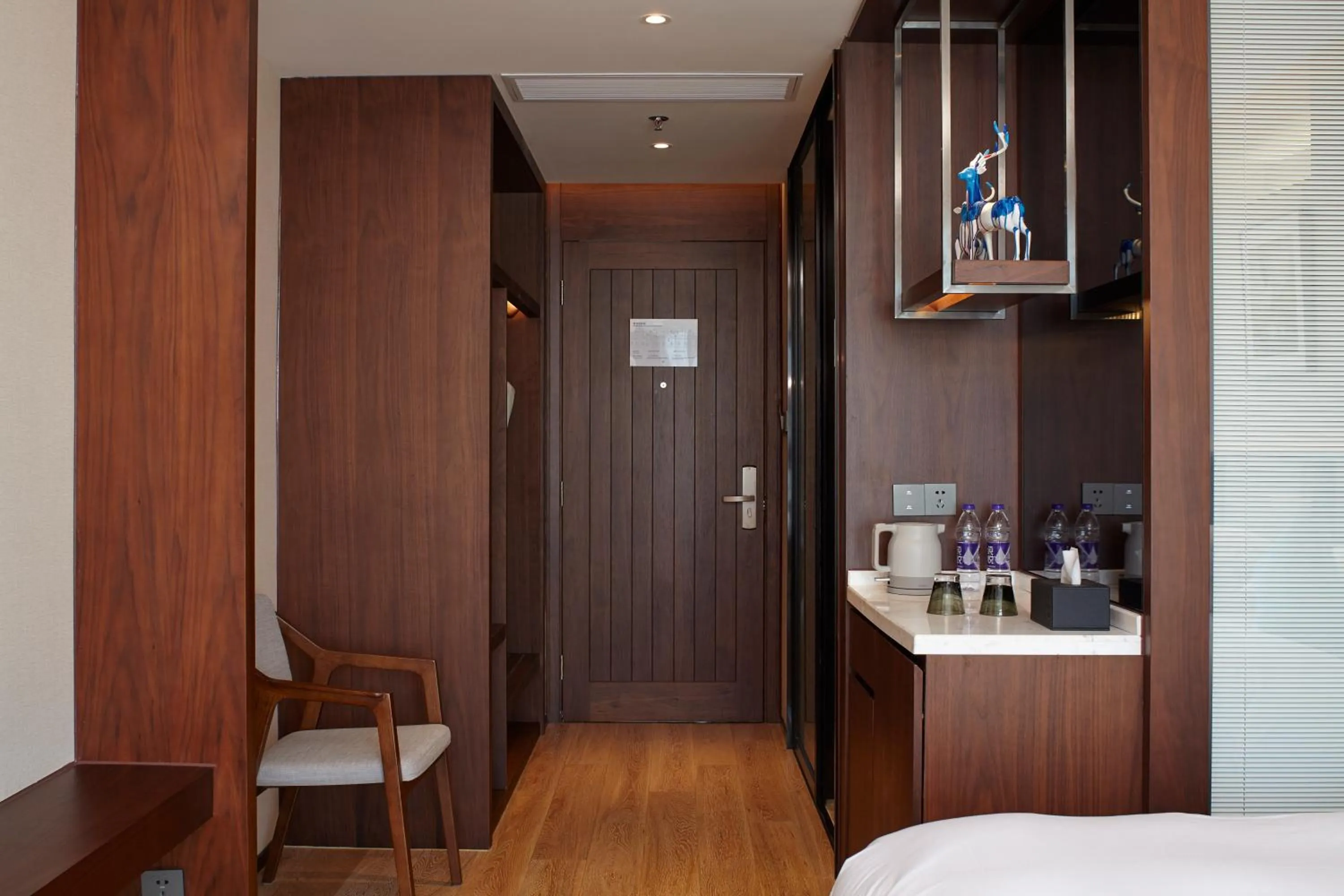 wardrobe in SSAW Boutique Hotel Yangzhou
