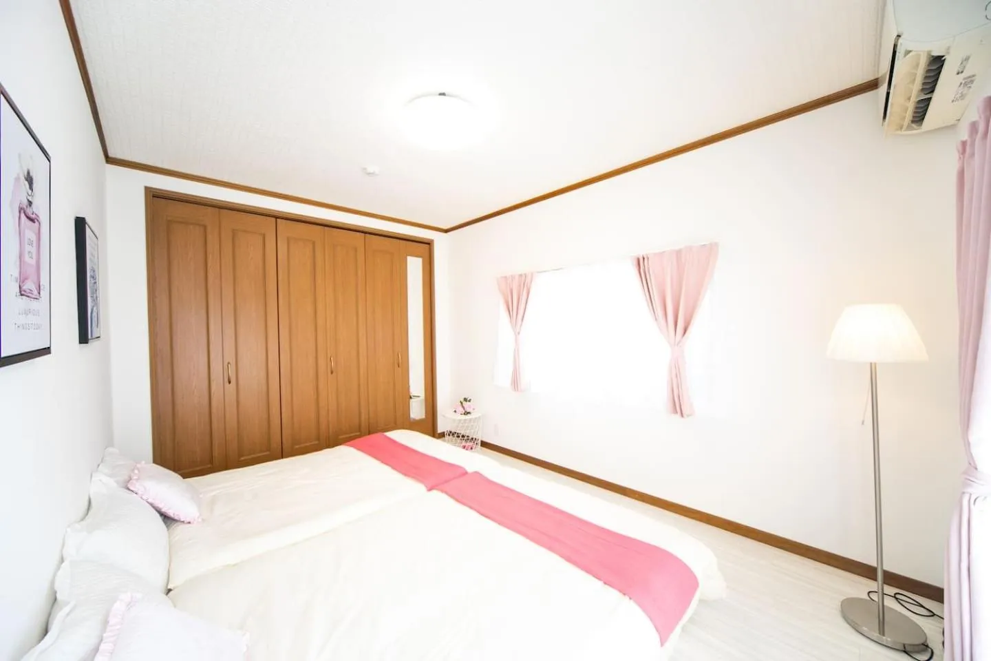 Bed in Awaji Seaside Resort in Iwaya 3000