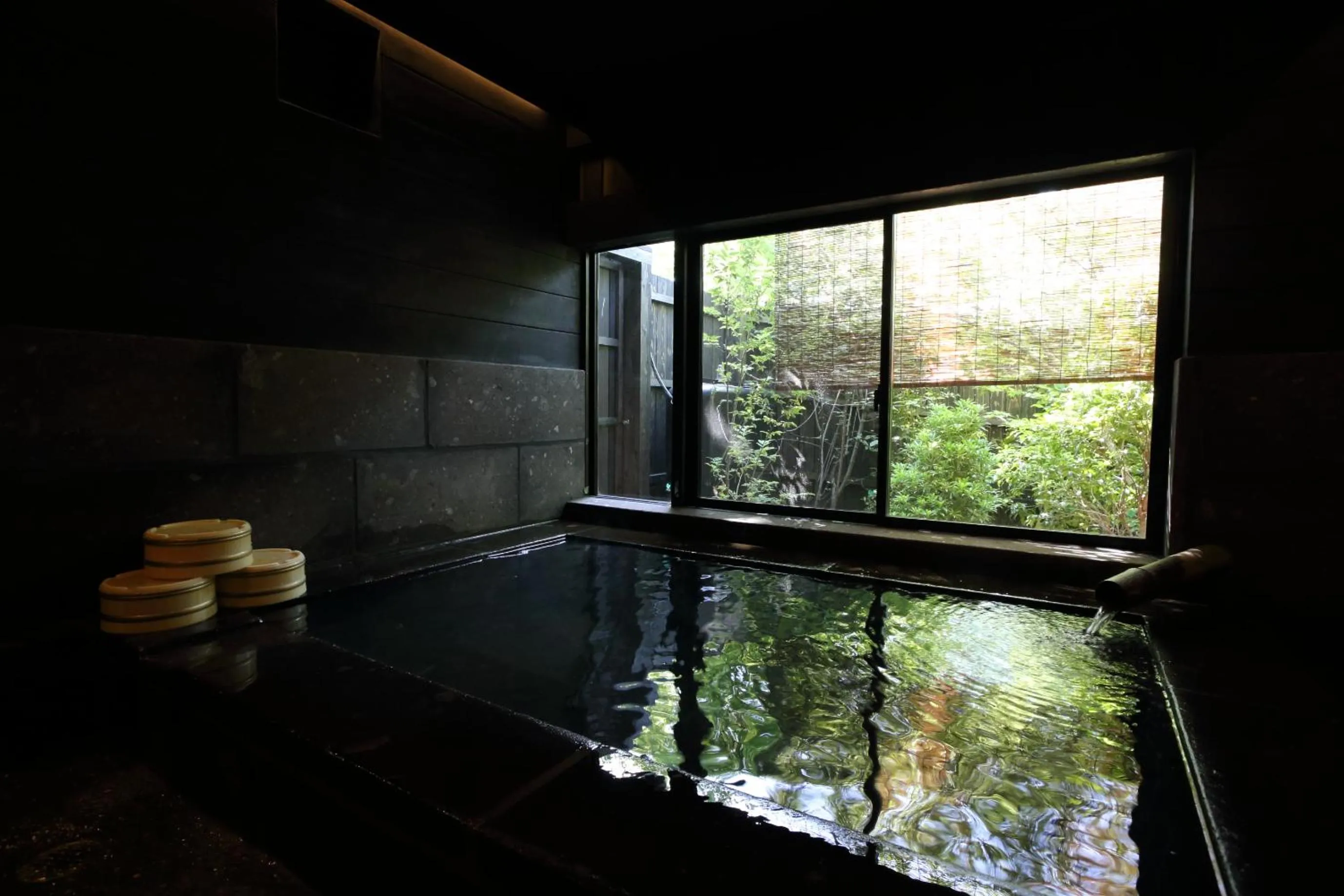 Hot Spring Bath in Shinwaen