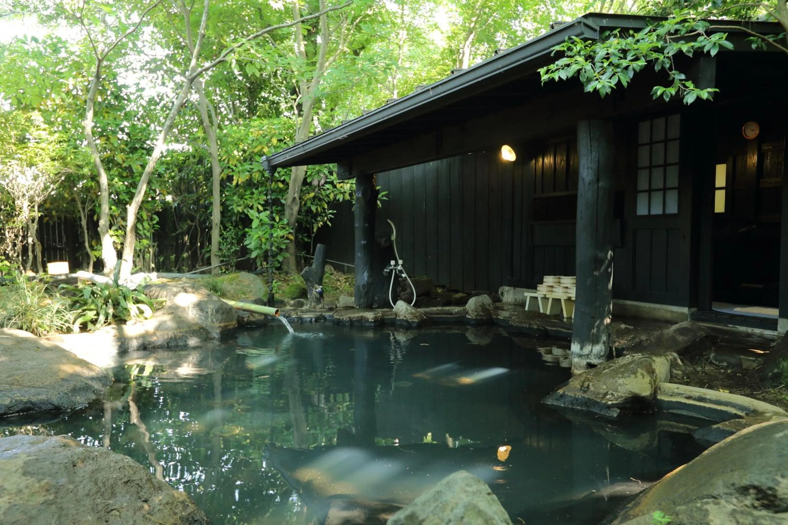 Hot Spring Bath in Shinwaen