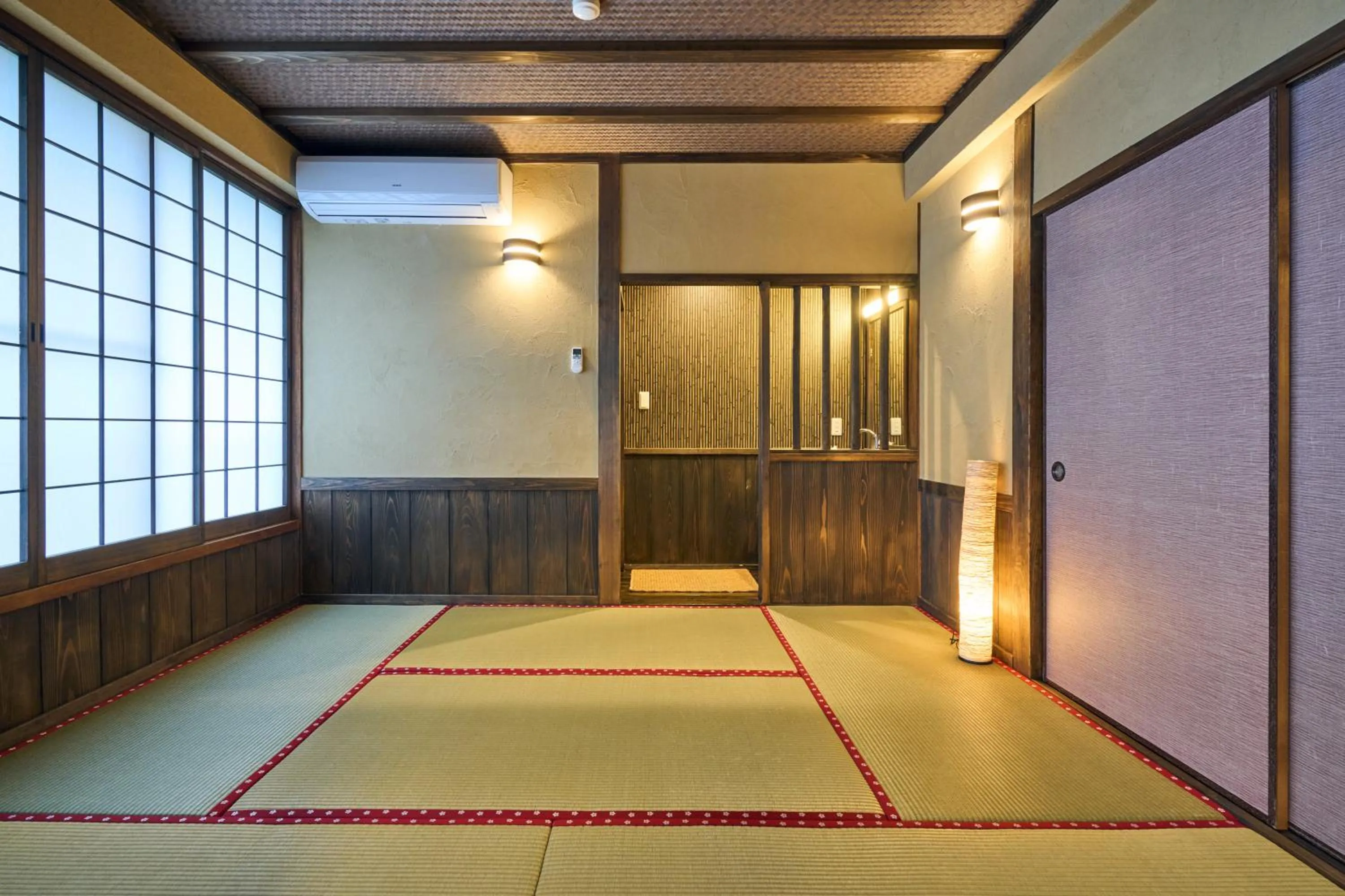 Photo of the whole room in Shinwaen