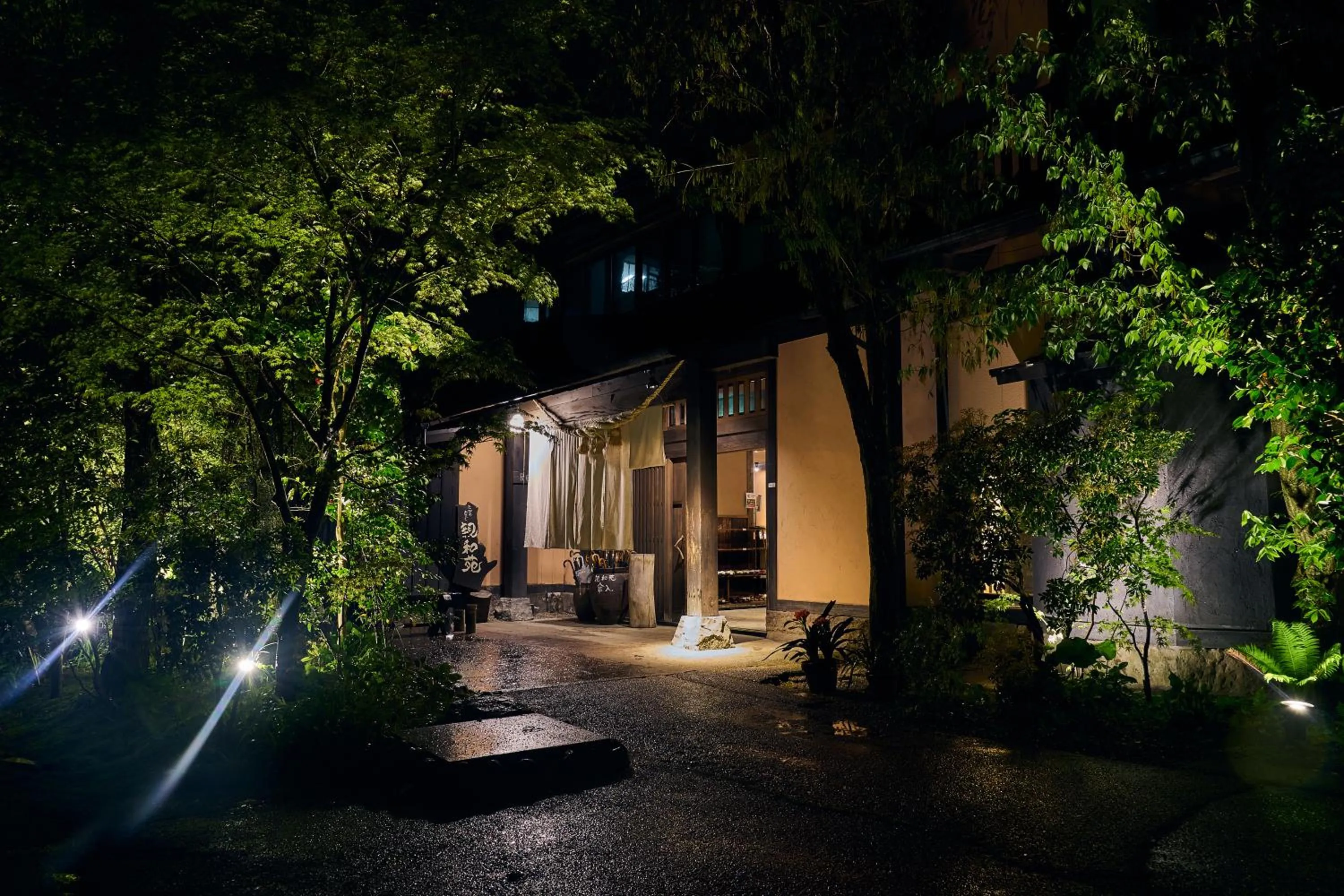 Property building in Shinwaen