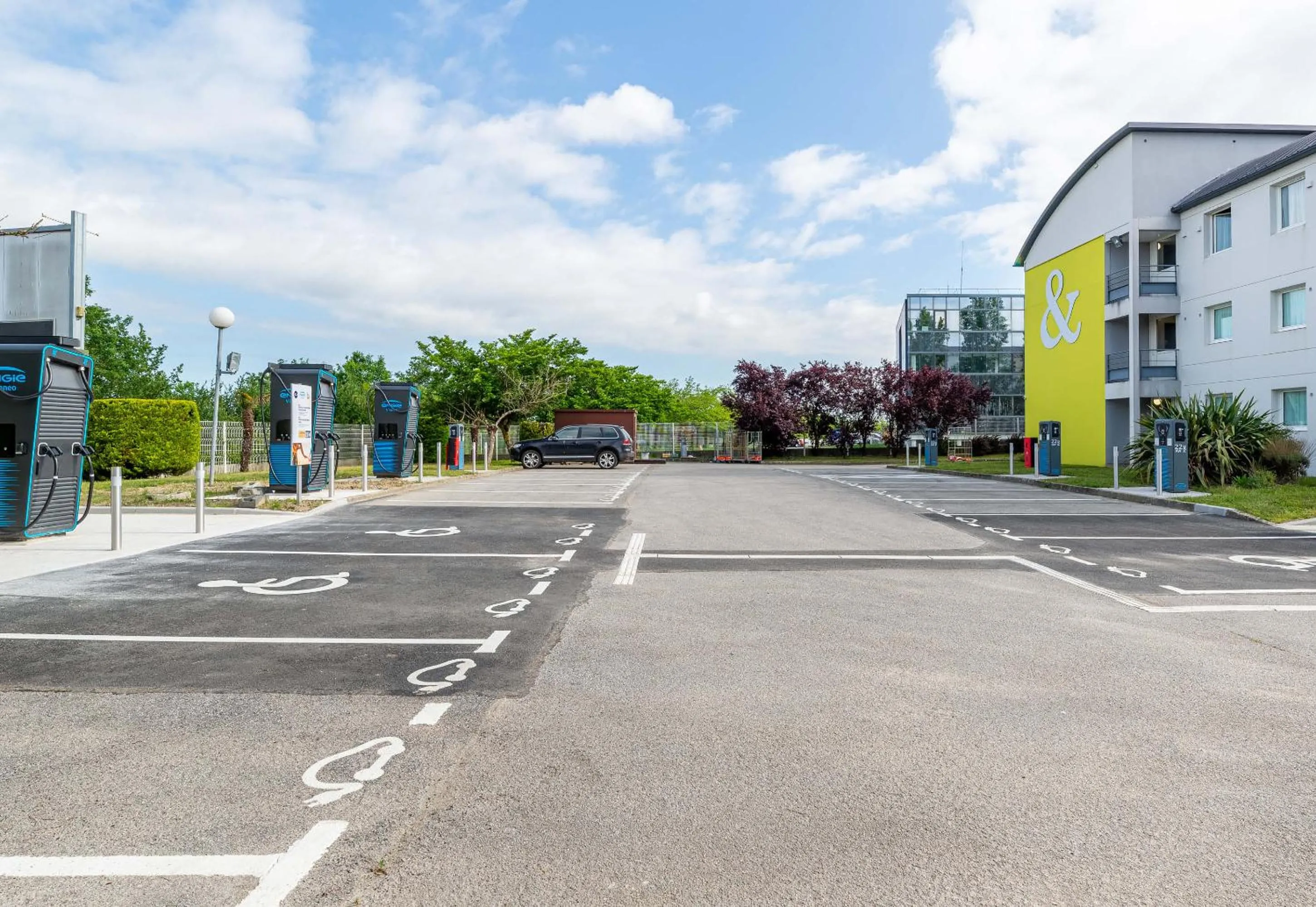 Parking in B&B HOTEL Nantes Aéroport