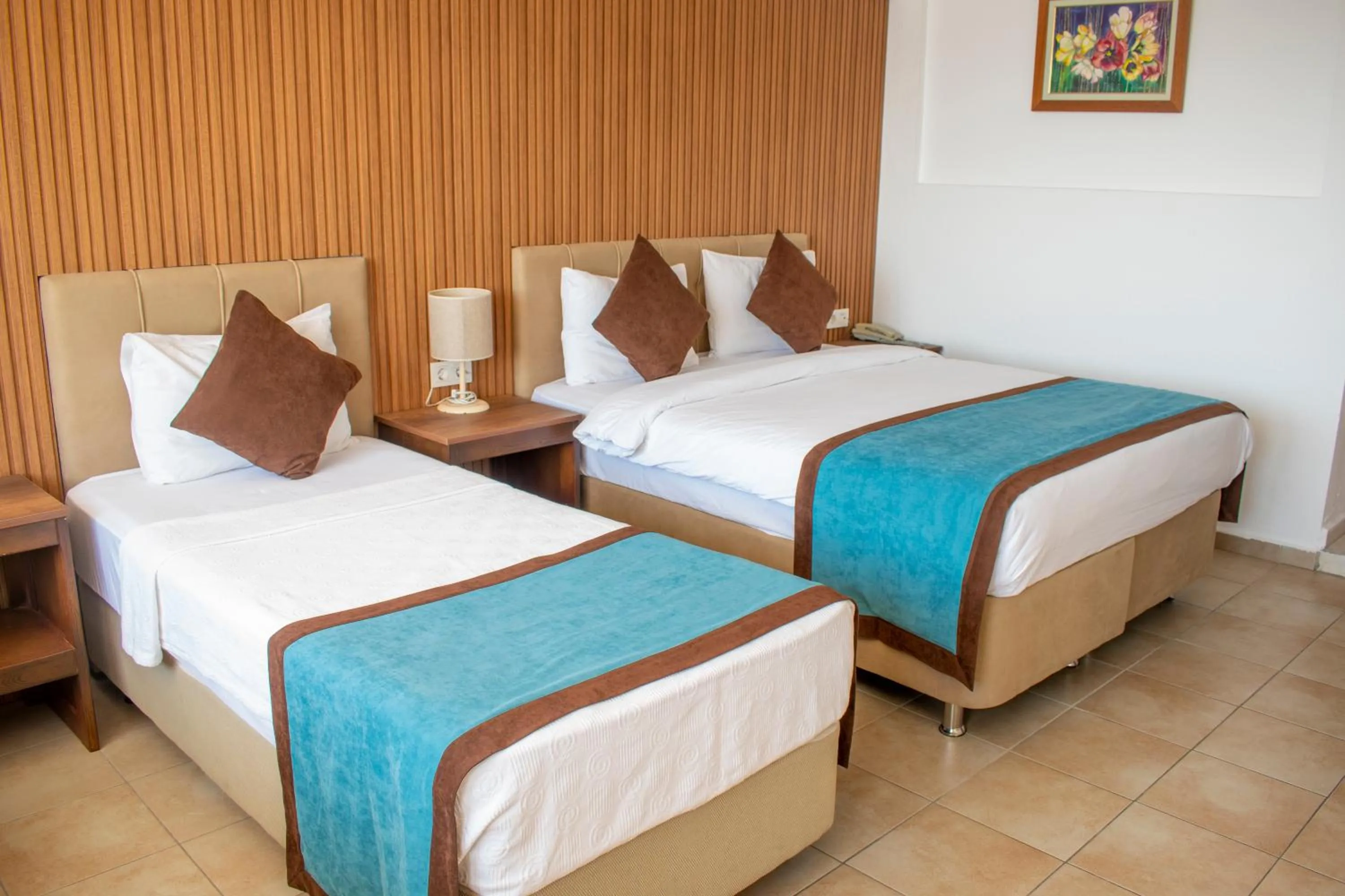 Photo of the whole room, Bed in Dinc Pension