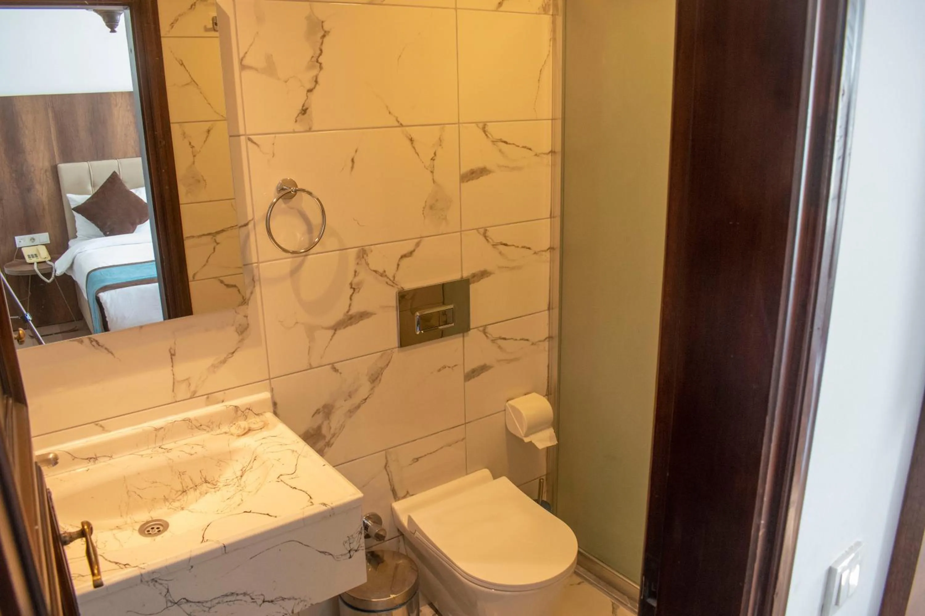 Shower in Dinc Pension