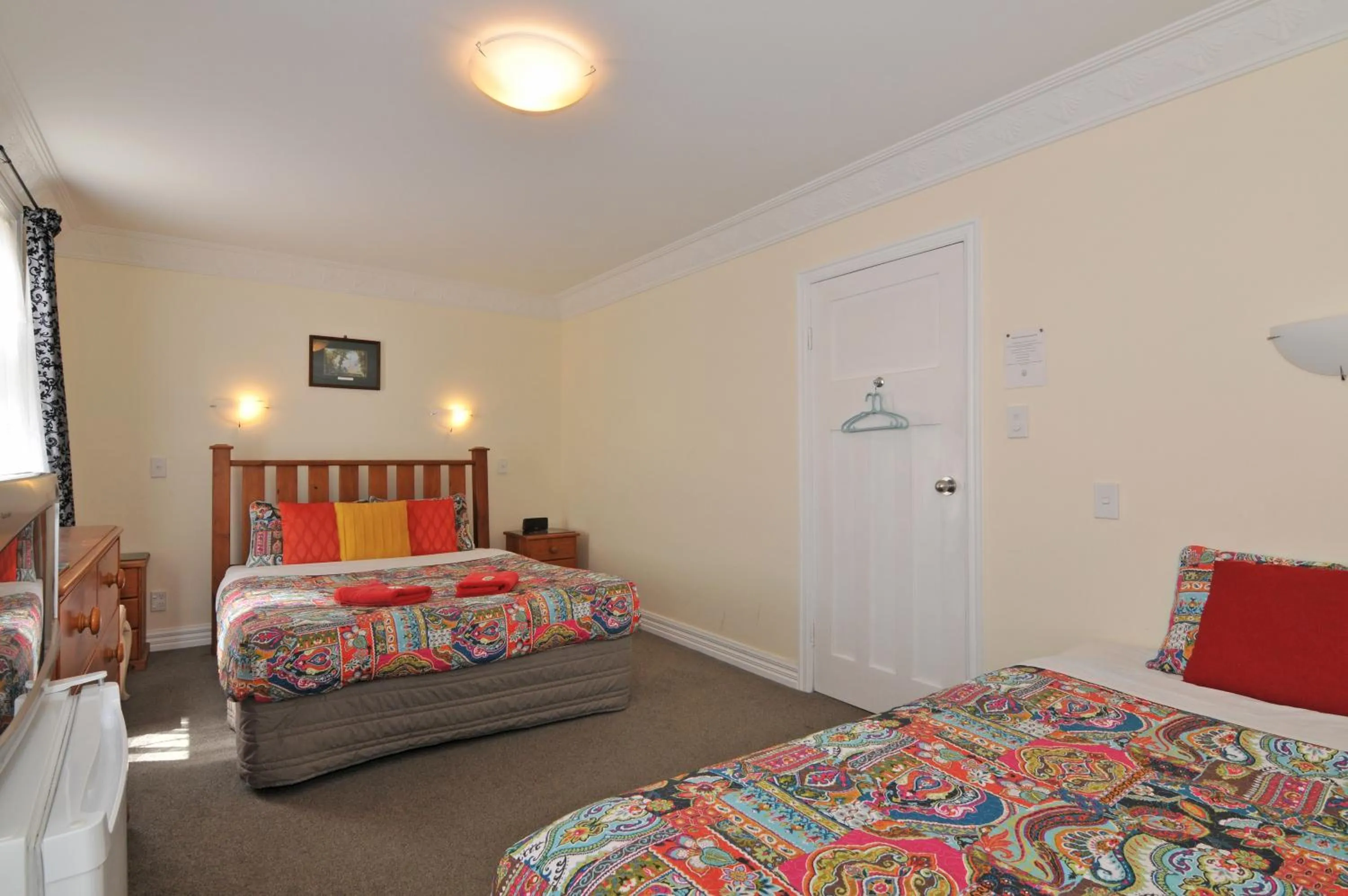 Photo of the whole room, Bed in Richmond Guest House