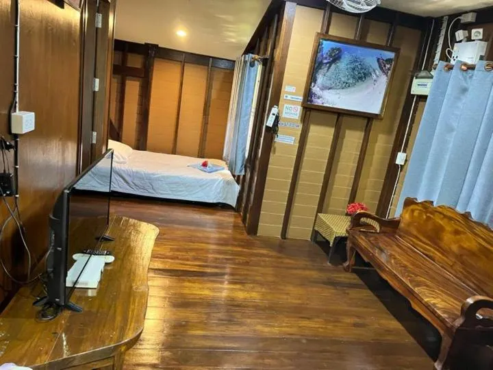 TV and multimedia, Bed in Najjamee Bungalows