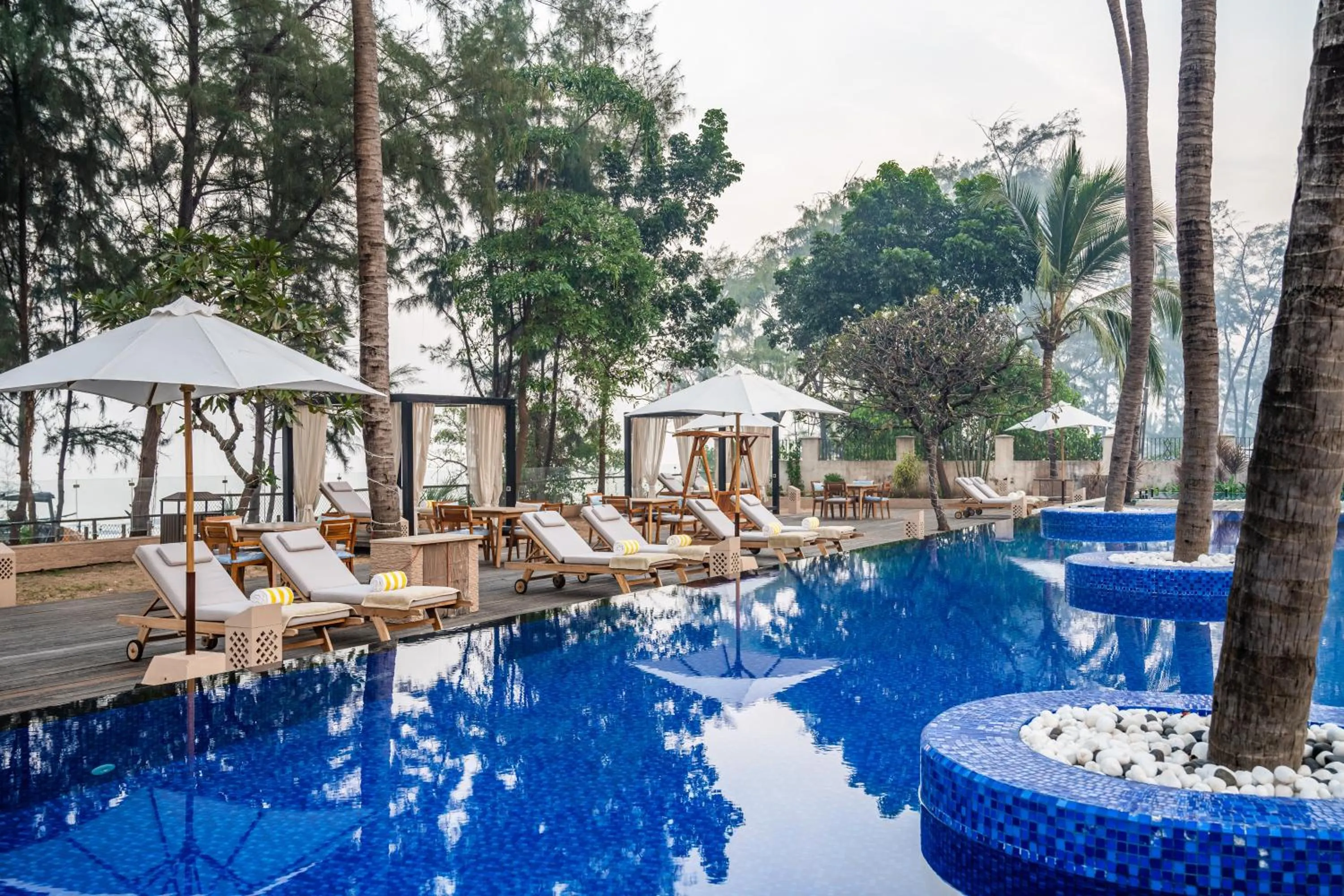 Swimming pool in Silver Waves Resort & Spa - Daman