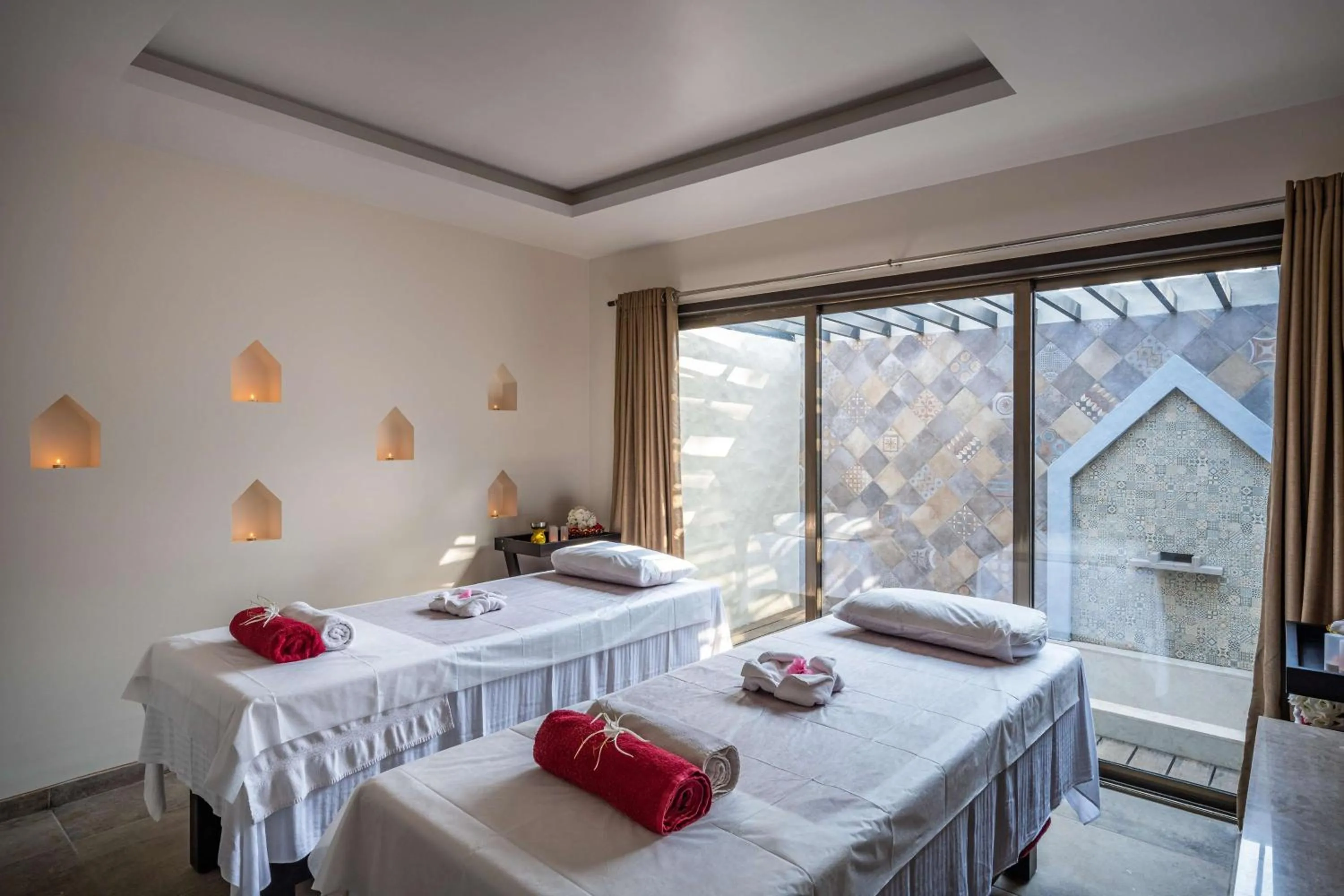 Spa and wellness centre/facilities, Bed in Silver Waves Resort & Spa - Daman