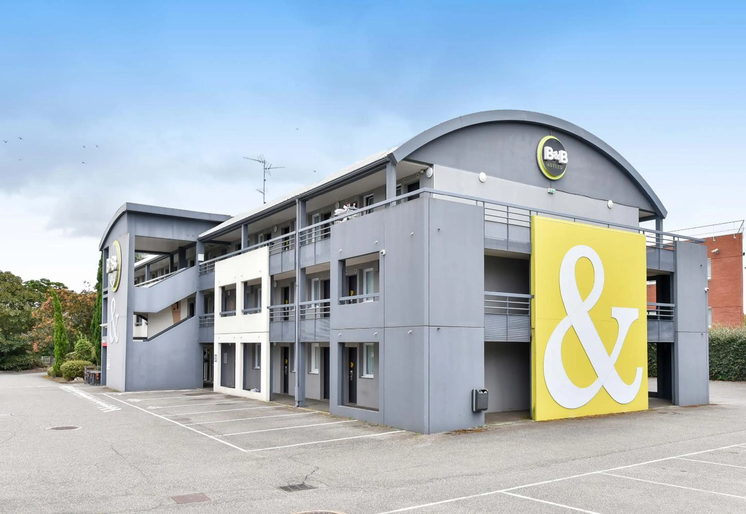Property building in B&B HOTEL Toulouse Cité de l'Espace Mouchotte