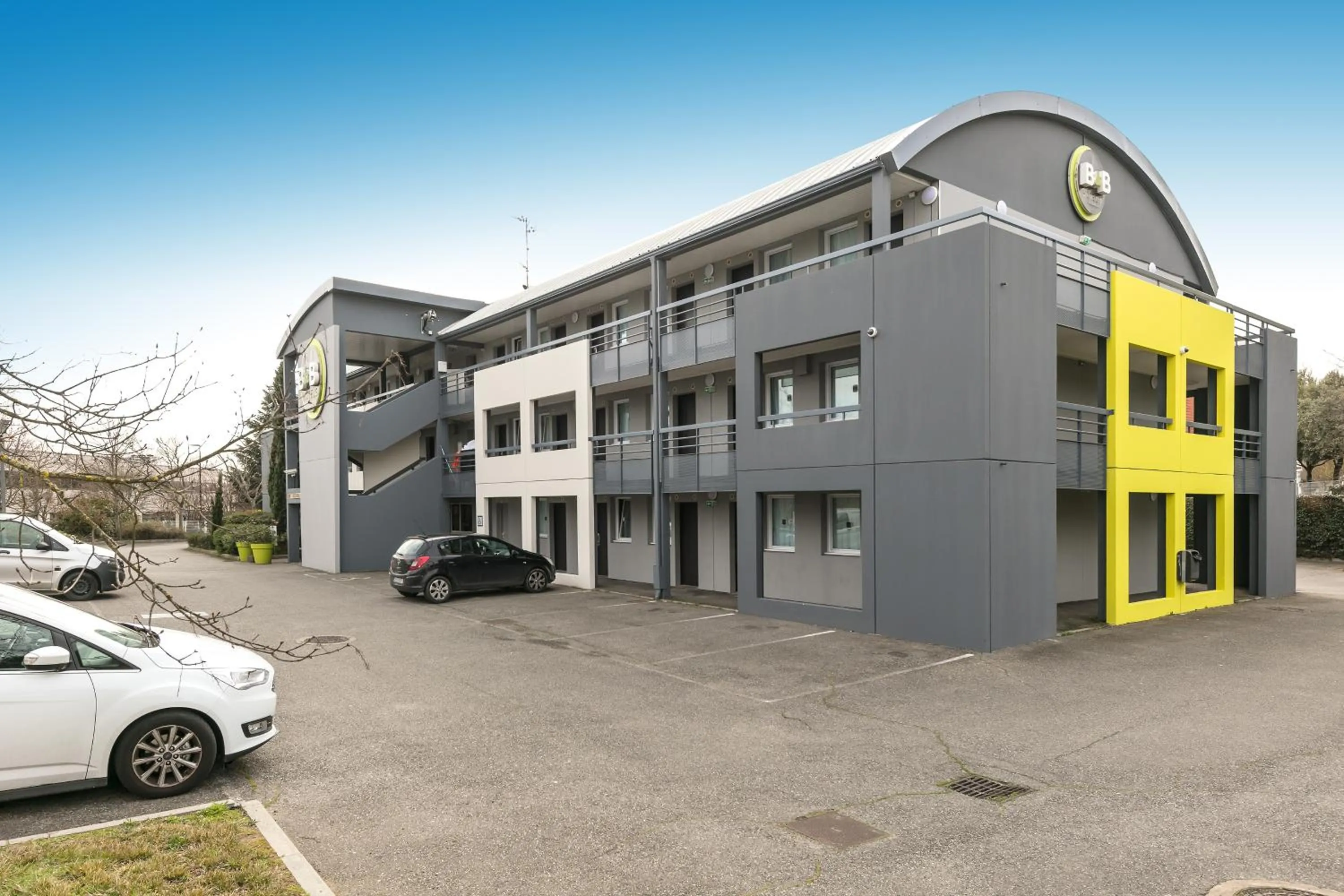 Facade/entrance in B&B HOTEL Toulouse Cité de l'Espace Mouchotte