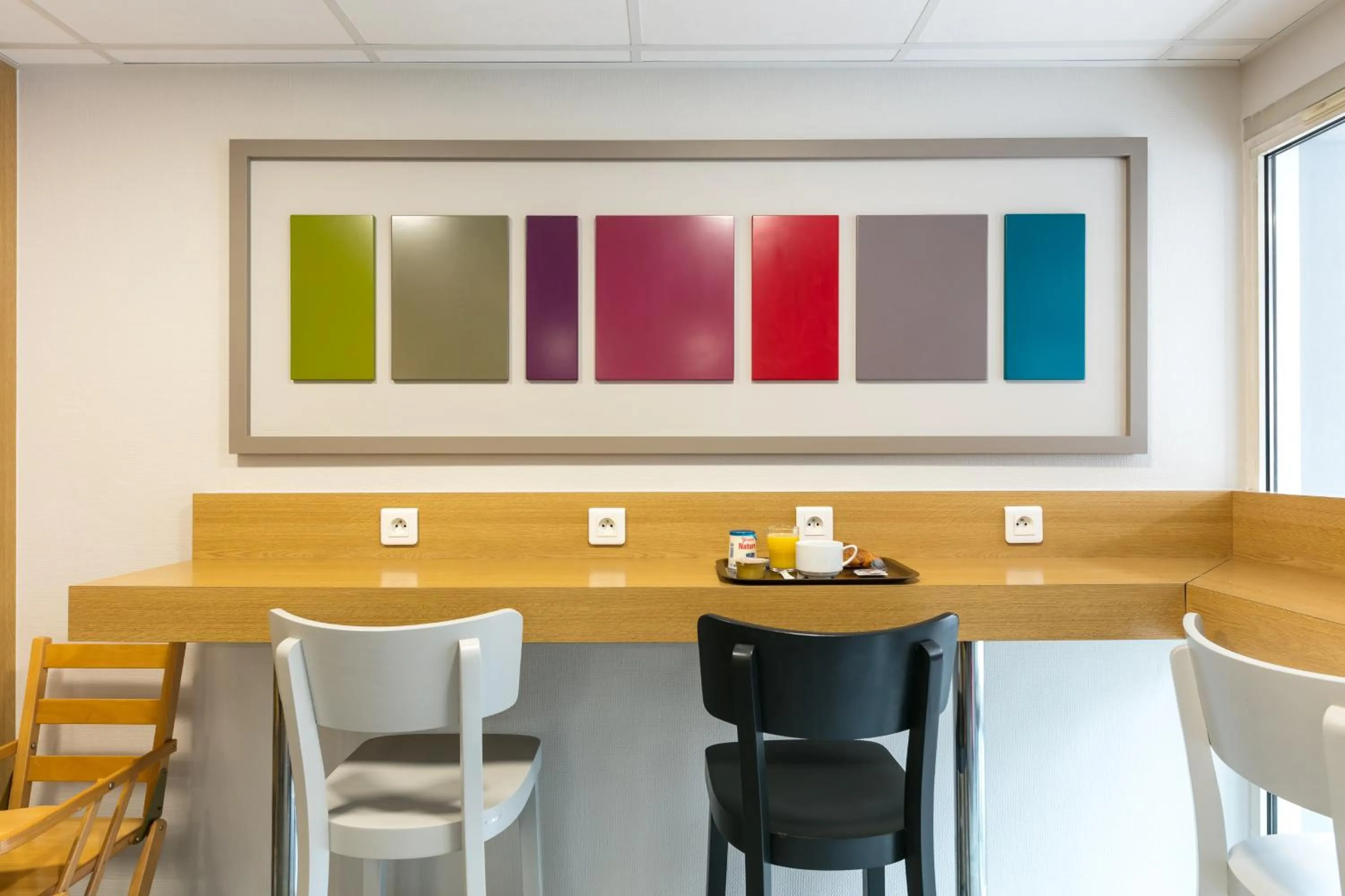 Restaurant/places to eat in B&B HOTEL Toulouse Cité de l'Espace Mouchotte