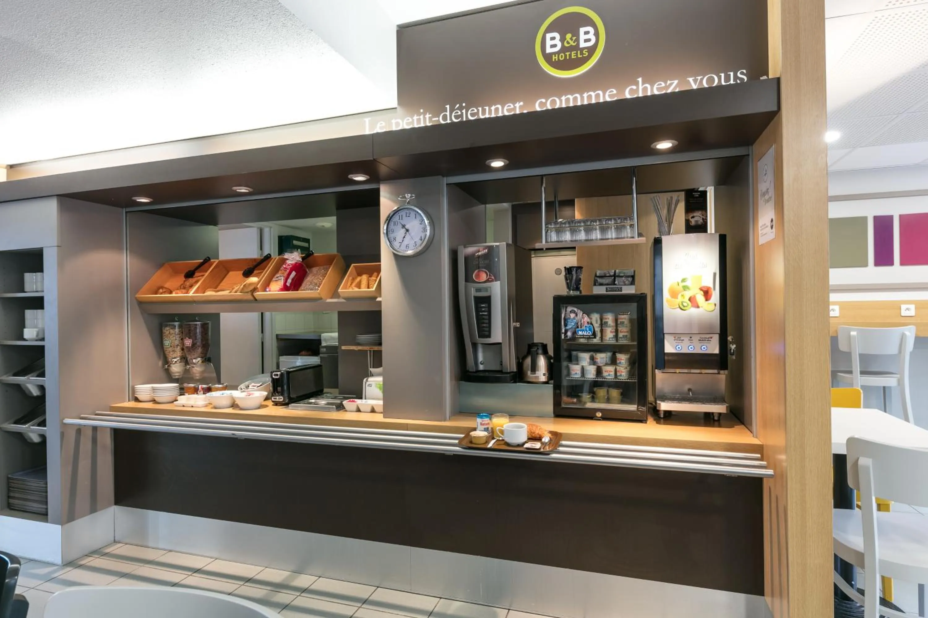 Restaurant/places to eat in B&B HOTEL Toulouse Cité de l'Espace Mouchotte