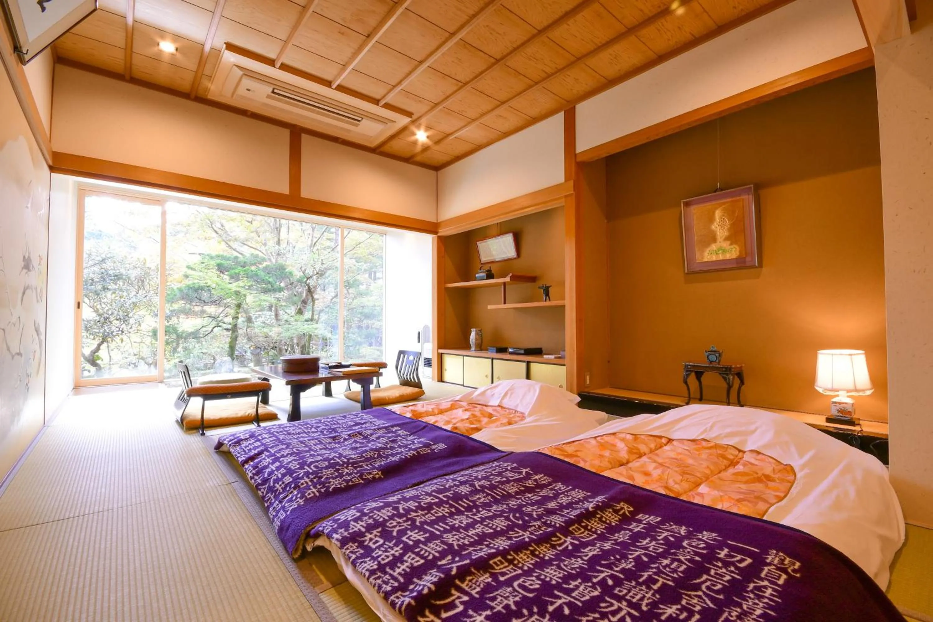Photo of the whole room, Bed in Koyasan Sanadabo Rengejoin