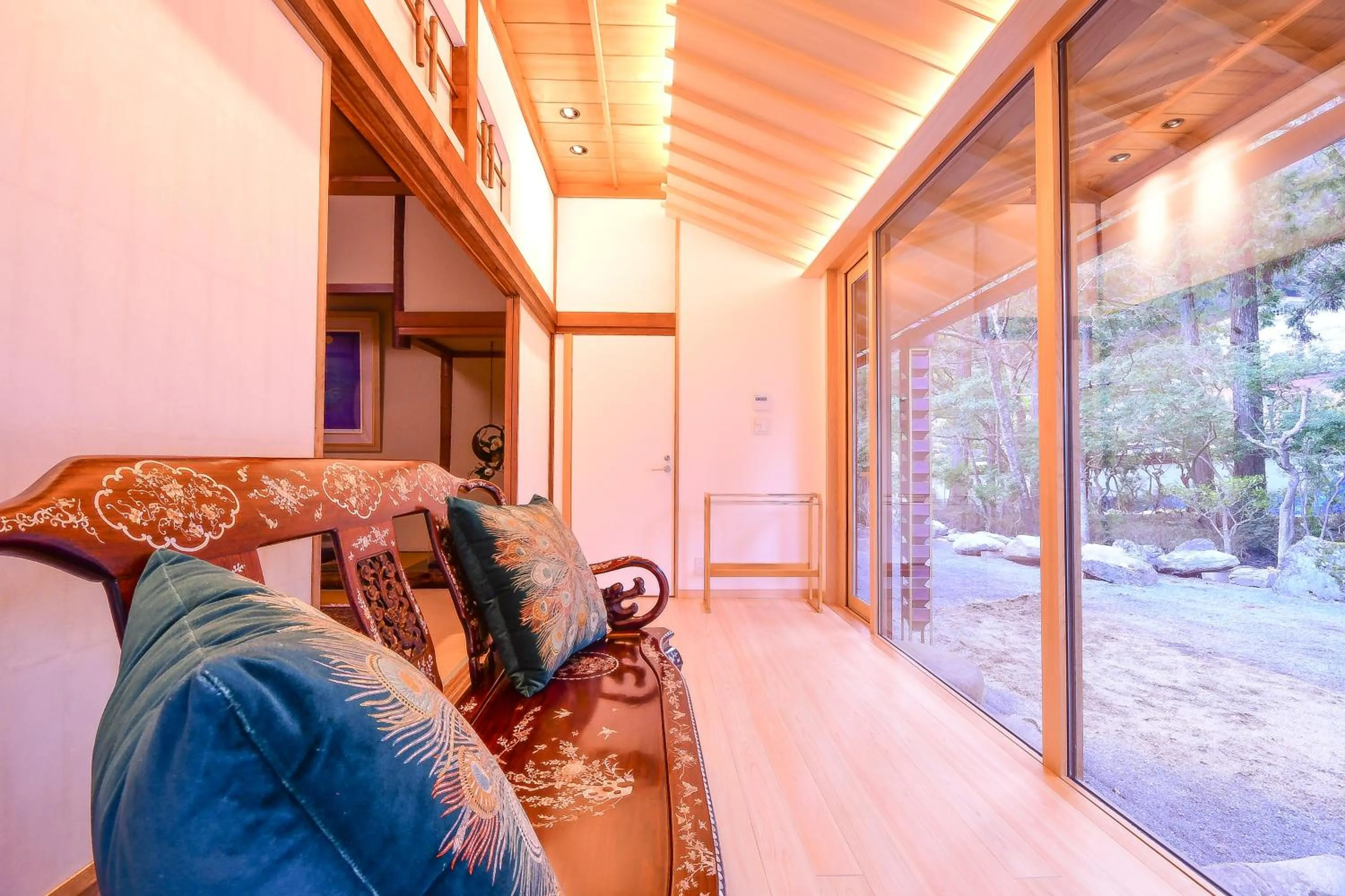 Seating area in Koyasan Sanadabo Rengejoin