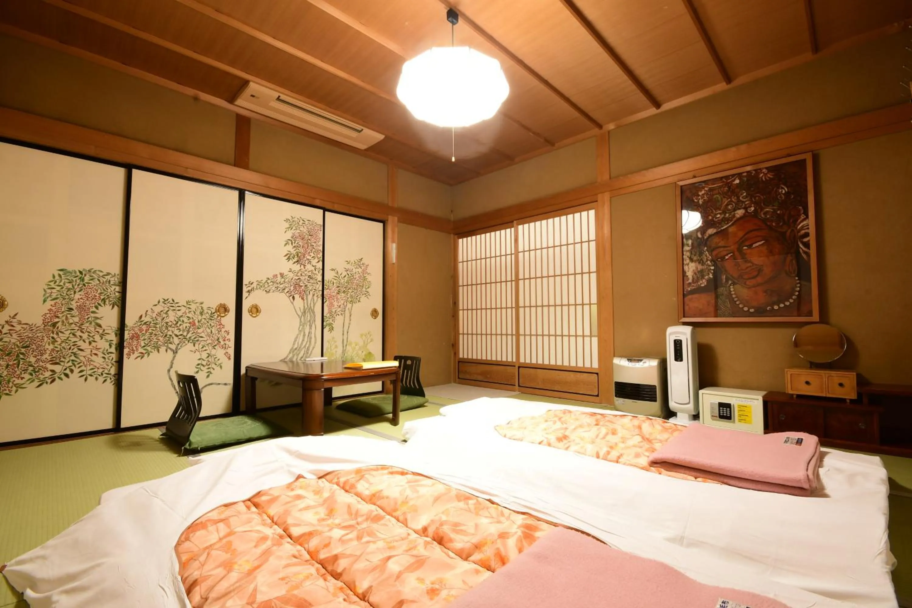 Bed in Koyasan Sanadabo Rengejoin