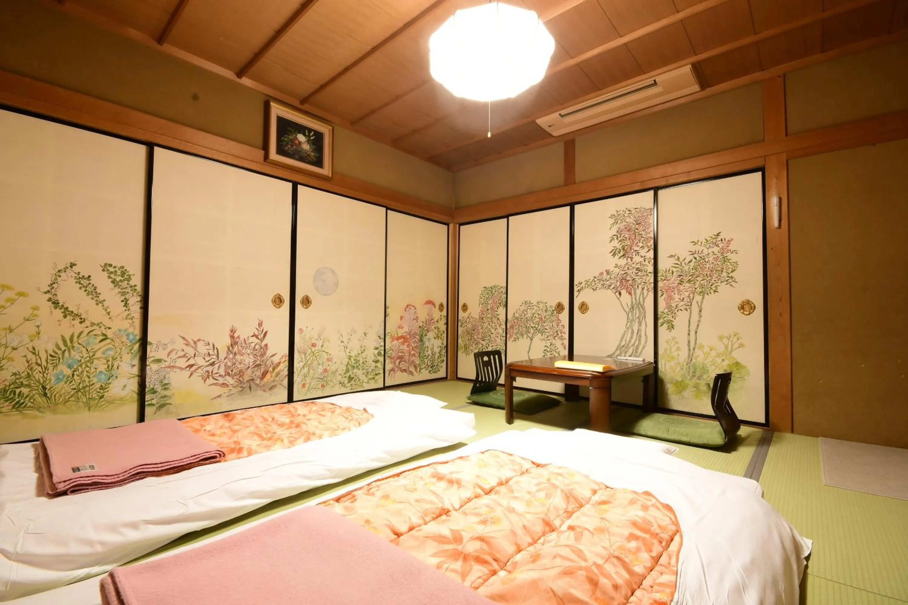 Bed in Koyasan Sanadabo Rengejoin