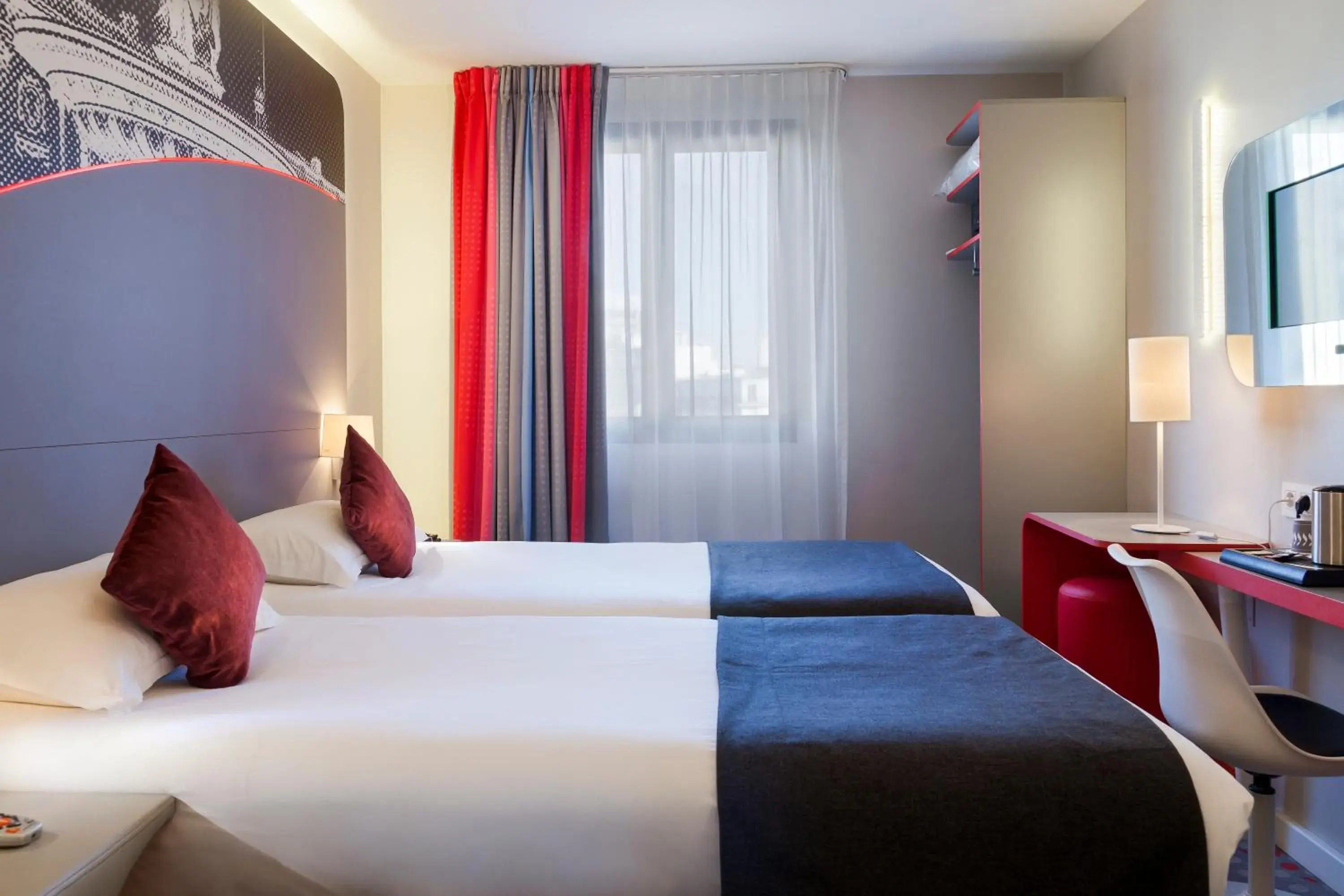Bed in Hotel Inn Design Paris Place d’Italie (ex Timhotel)