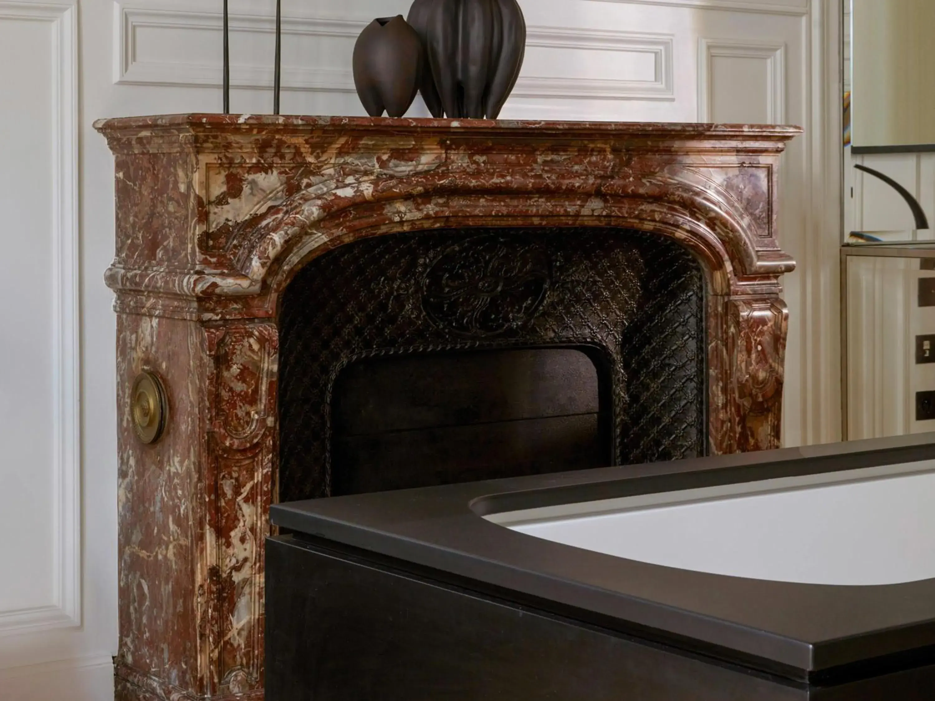 Photo of the whole room in Maison Delano Paris Photo of the whole room in Maison Delano Paris