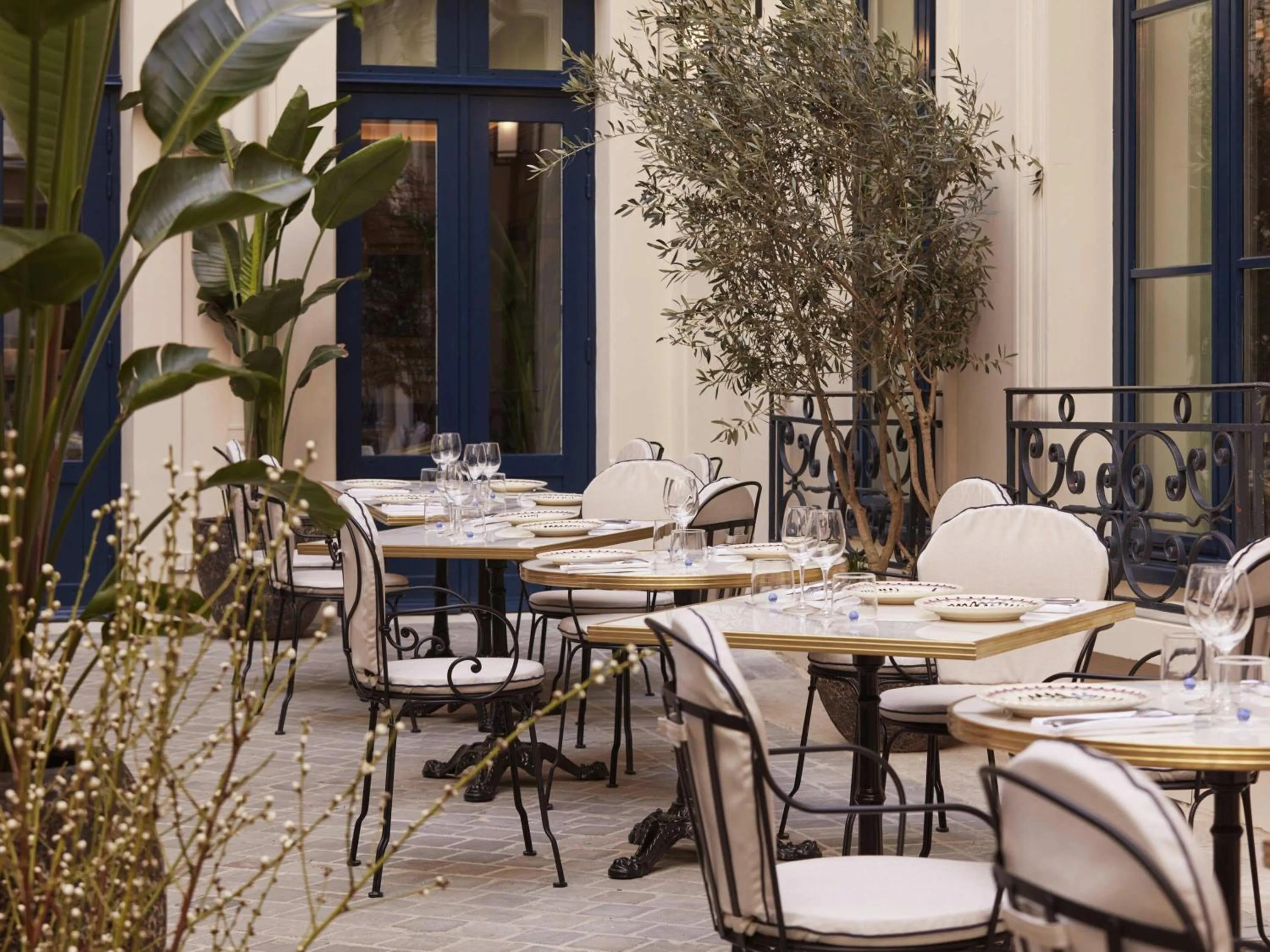 Restaurant/places to eat in Maison Delano Paris