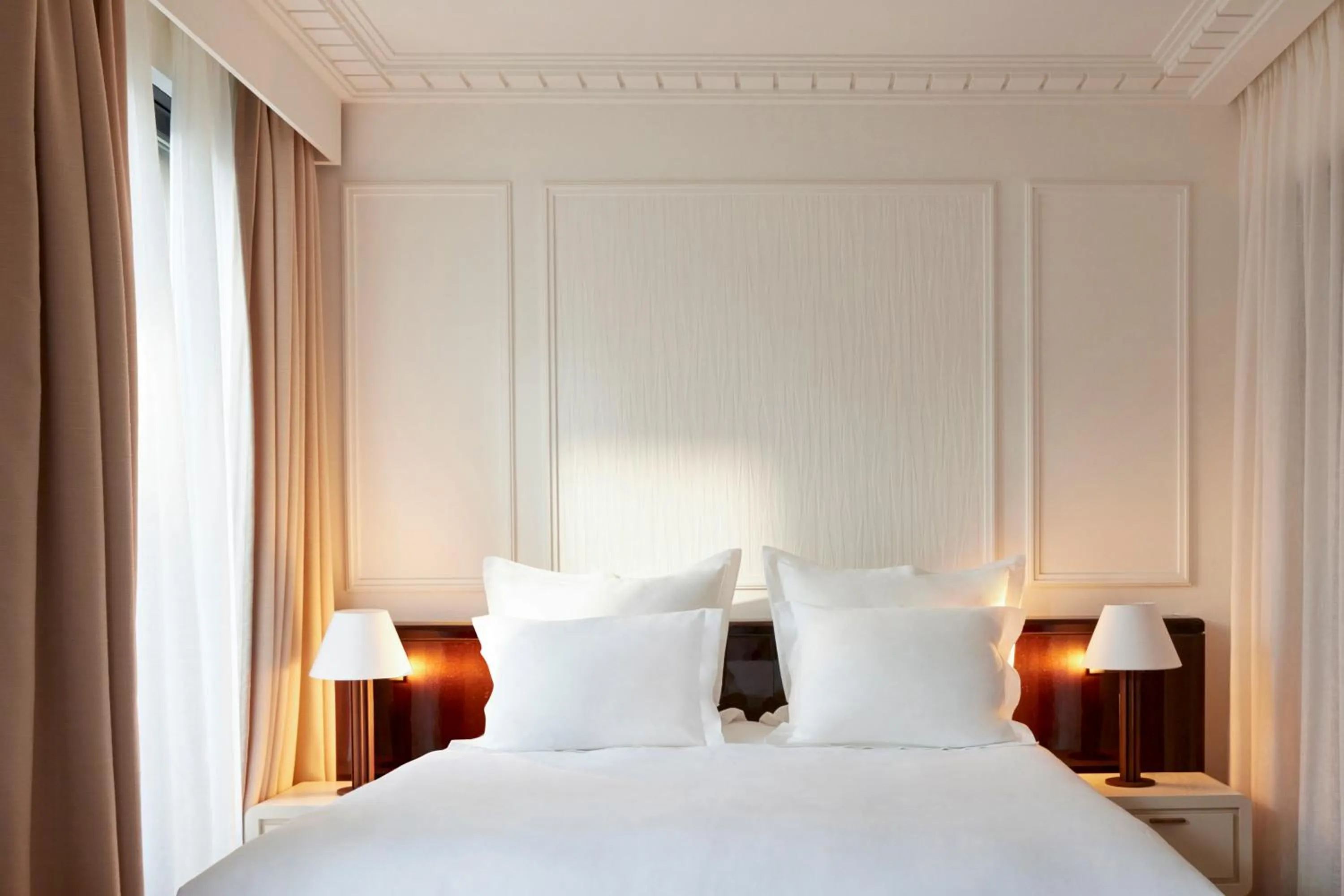 Bedroom, Bed in Maison Delano Paris