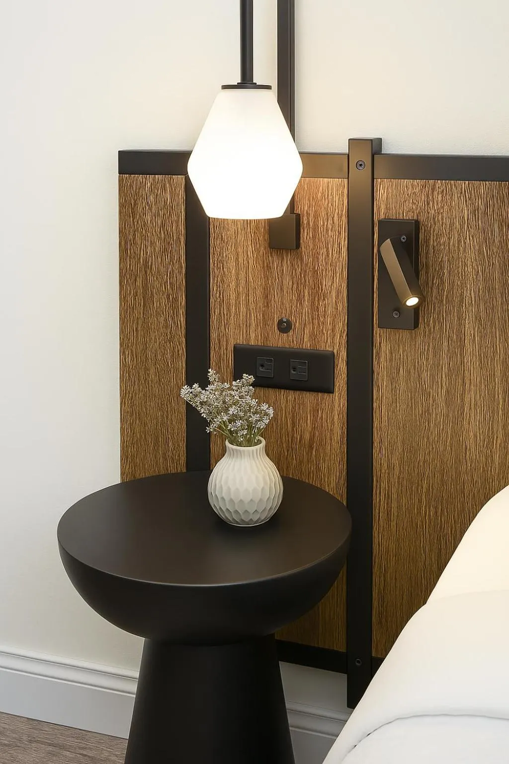 Bedroom, Bed in The Woodrose- NEWLY RENOVATED