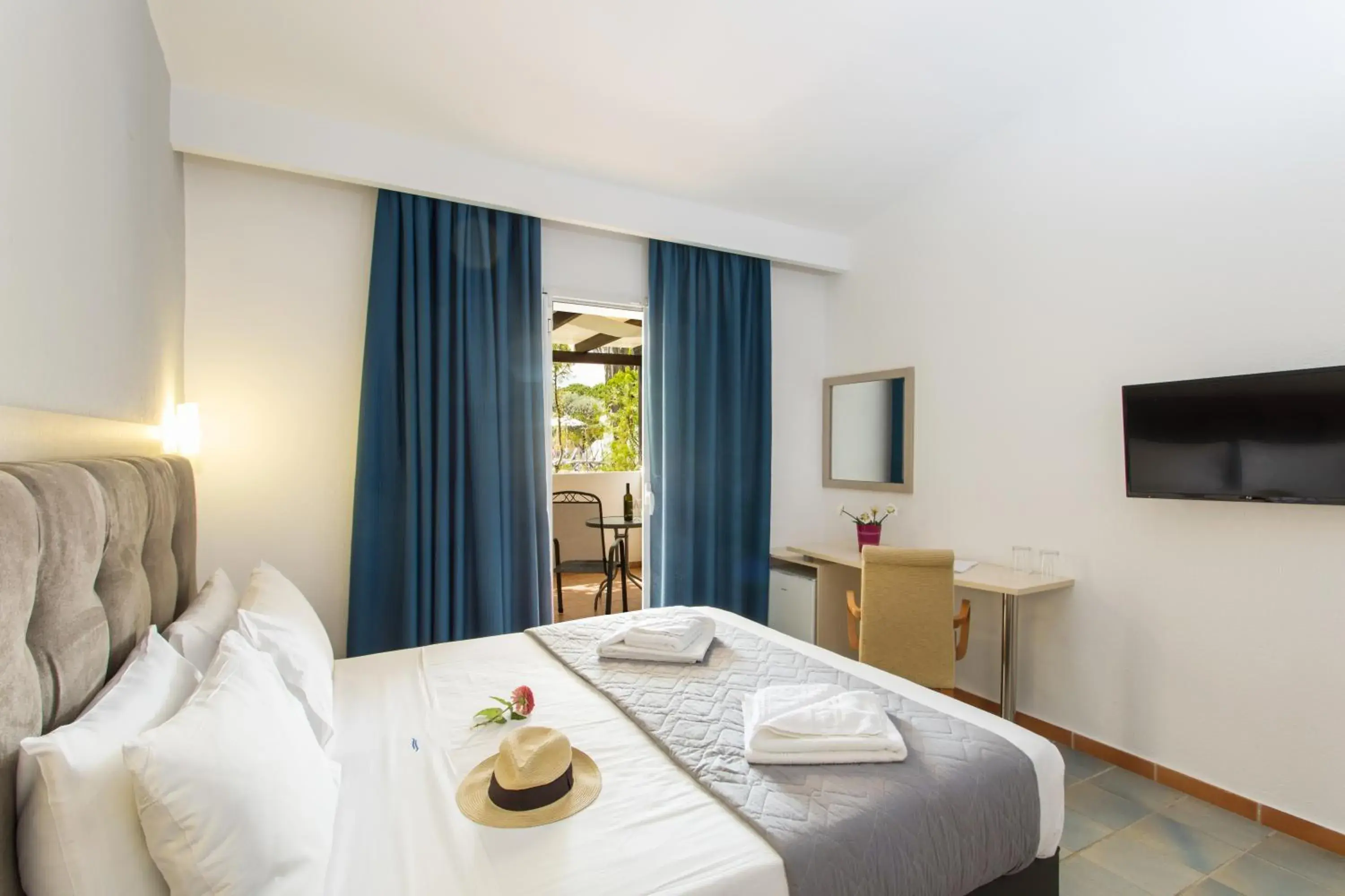 Bungalow in Coral Blue Beach Hotel Gerakini Bungalow in Coral Blue Beach Hotel Gerakini