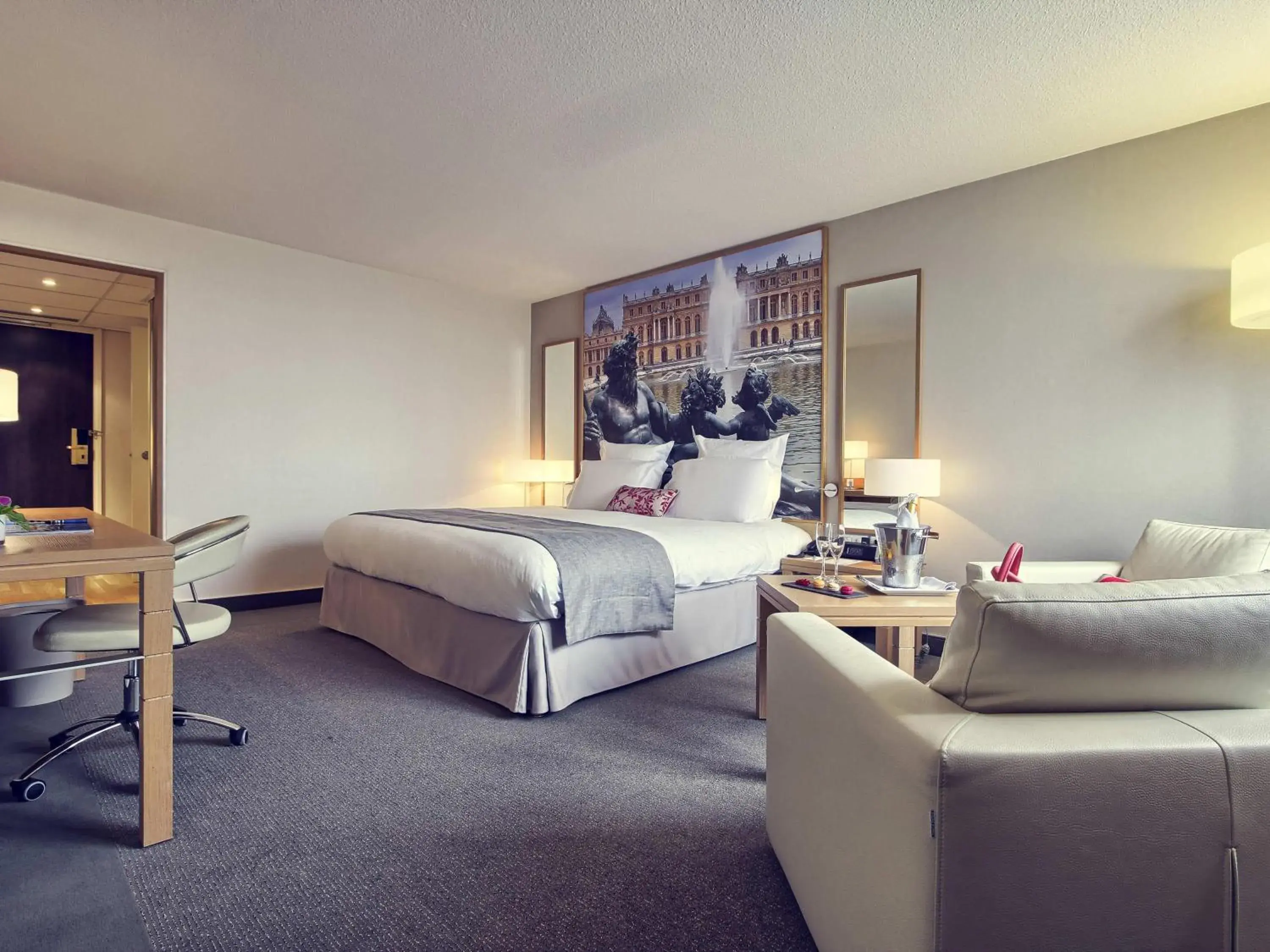 Bedroom, Bed in Mercure Paris Velizy Bedroom, Bed in Mercure Paris Velizy